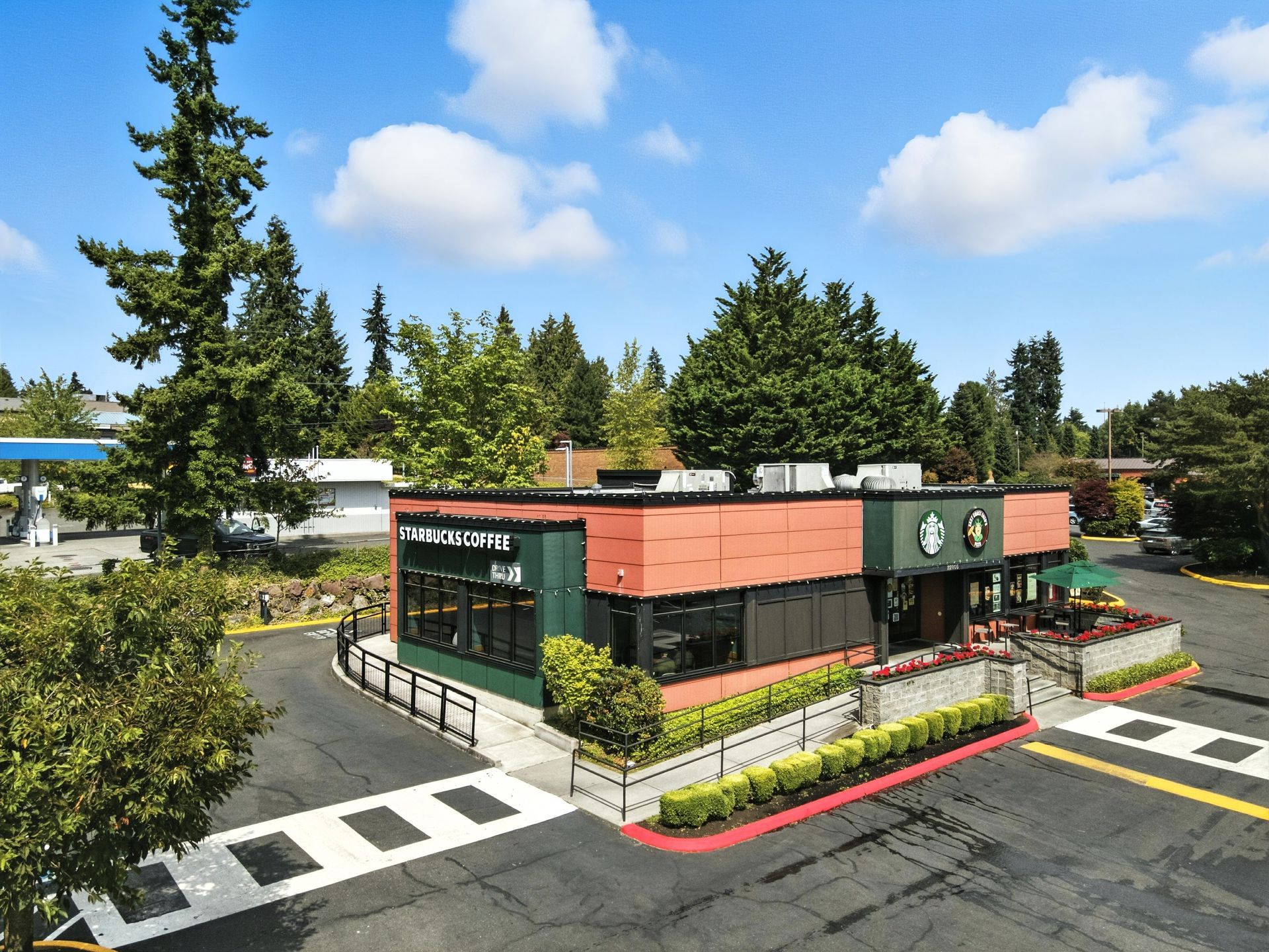 Starbucks at Cedar Plaza in Mountlake Terrace