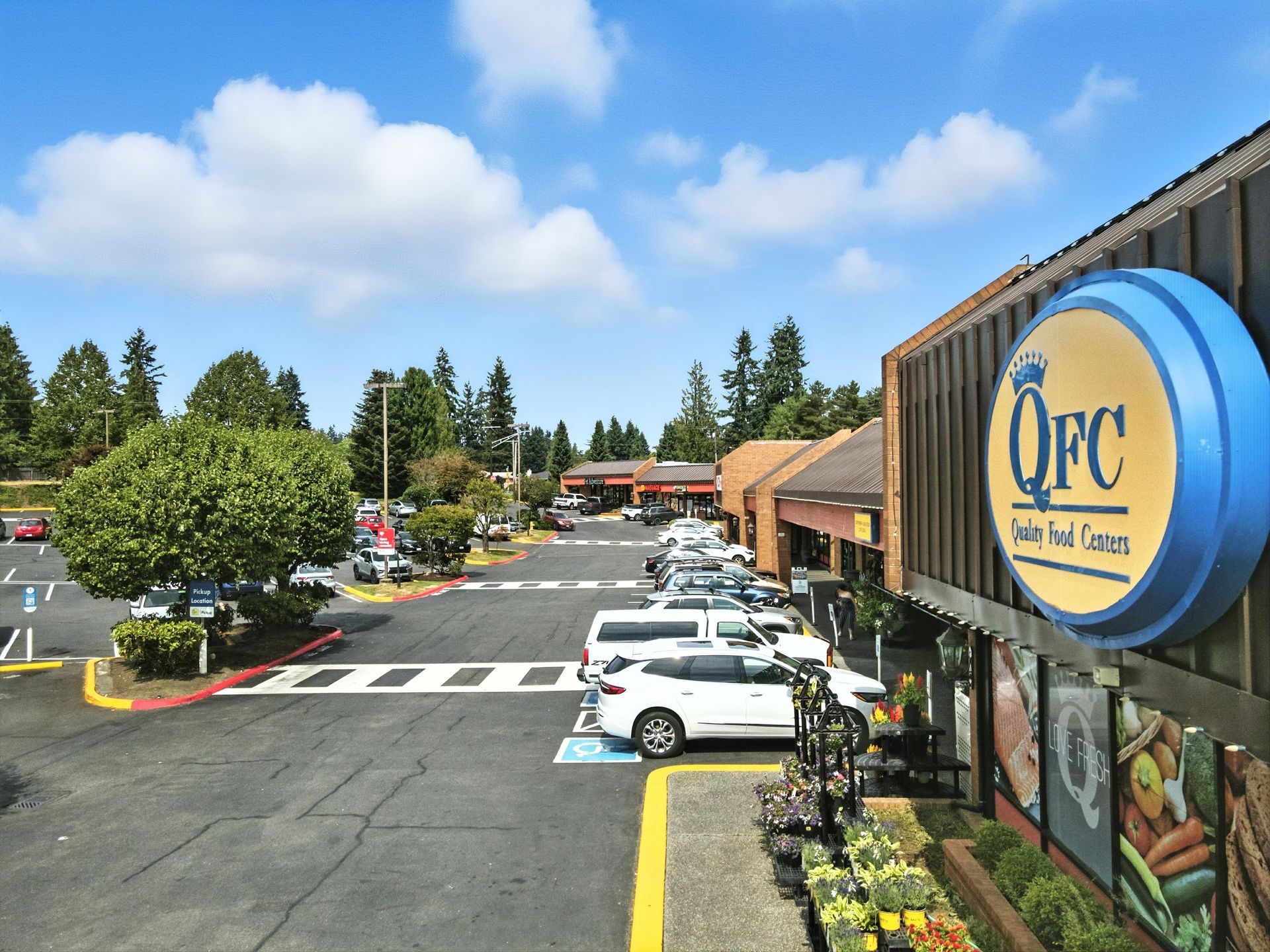 QFC Store at Cedar Plaza in Mountlake Terrace