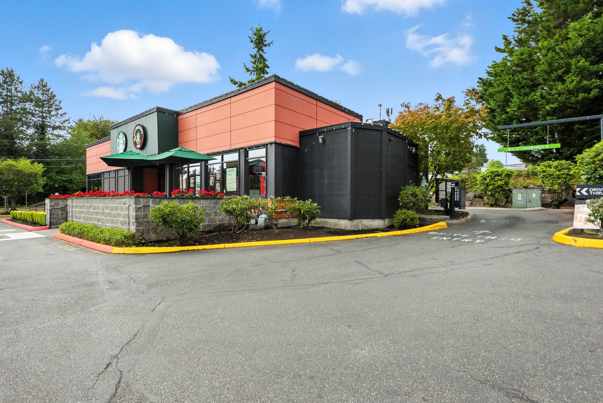 Starbucks at Cedar Plaza in Mountlake Terrace