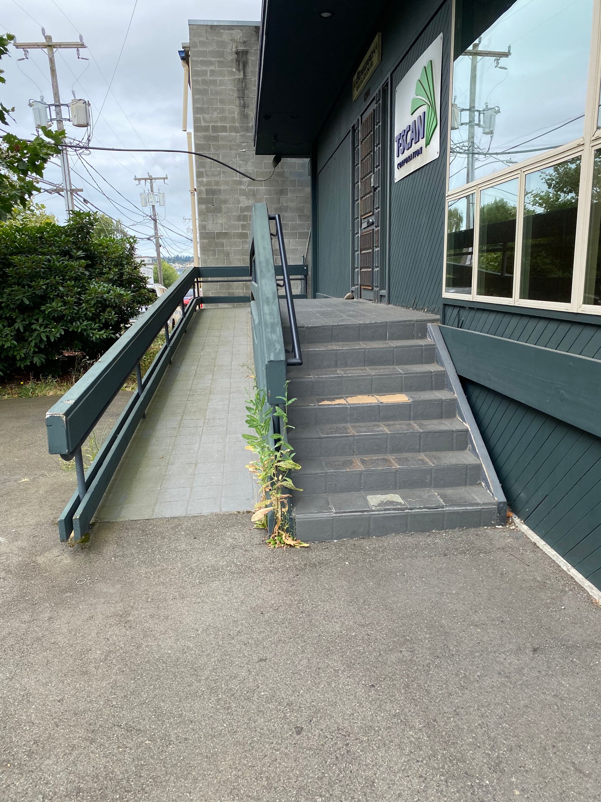Exterior walkway of 2222 W Elmore building