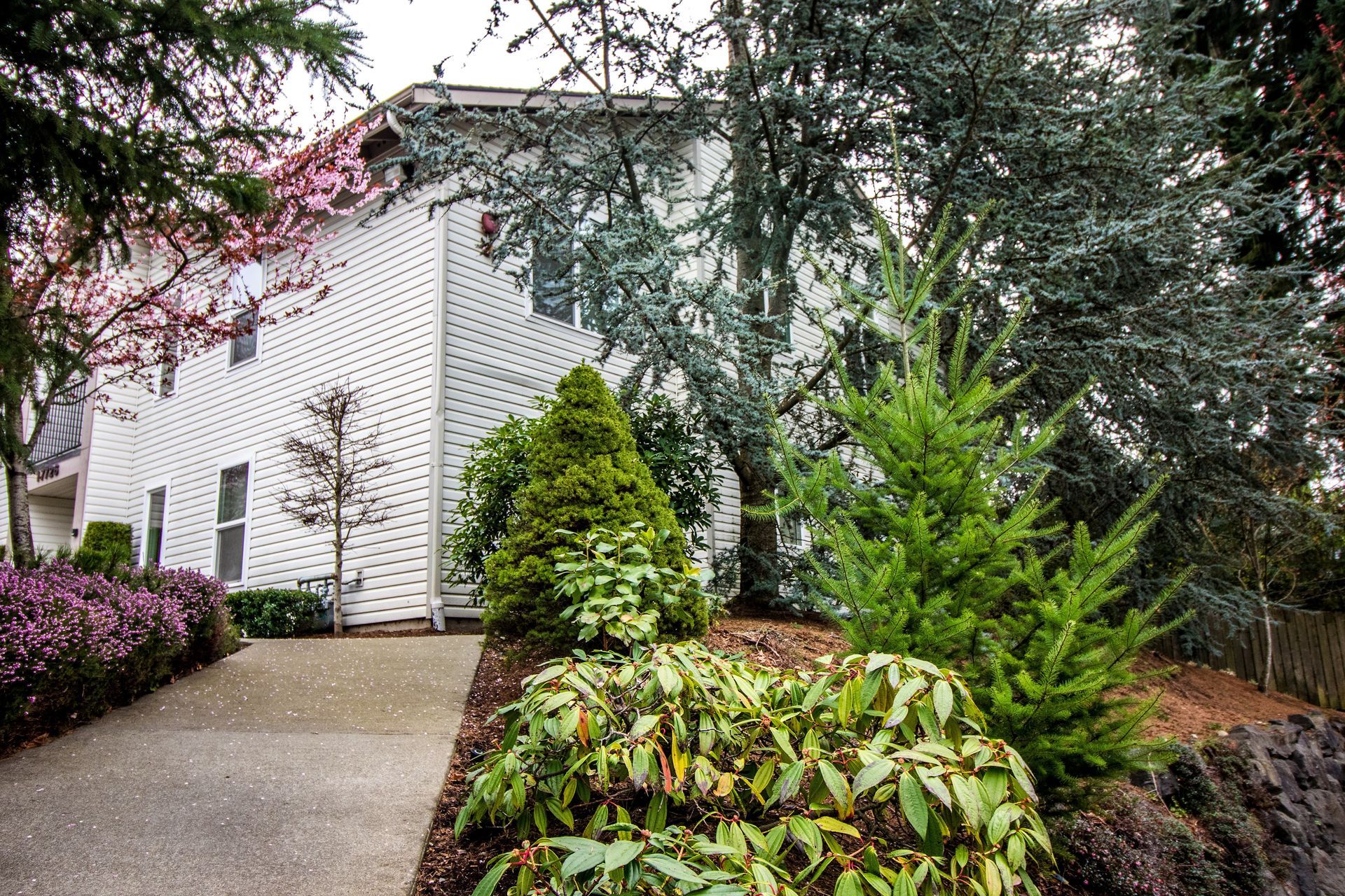 Exterior walkway of Stone Ridge Apartments