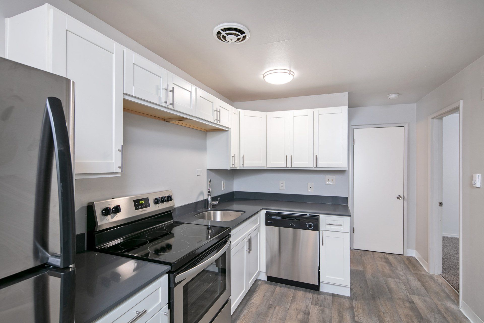 Cascade Court Apartment unit- kitchen