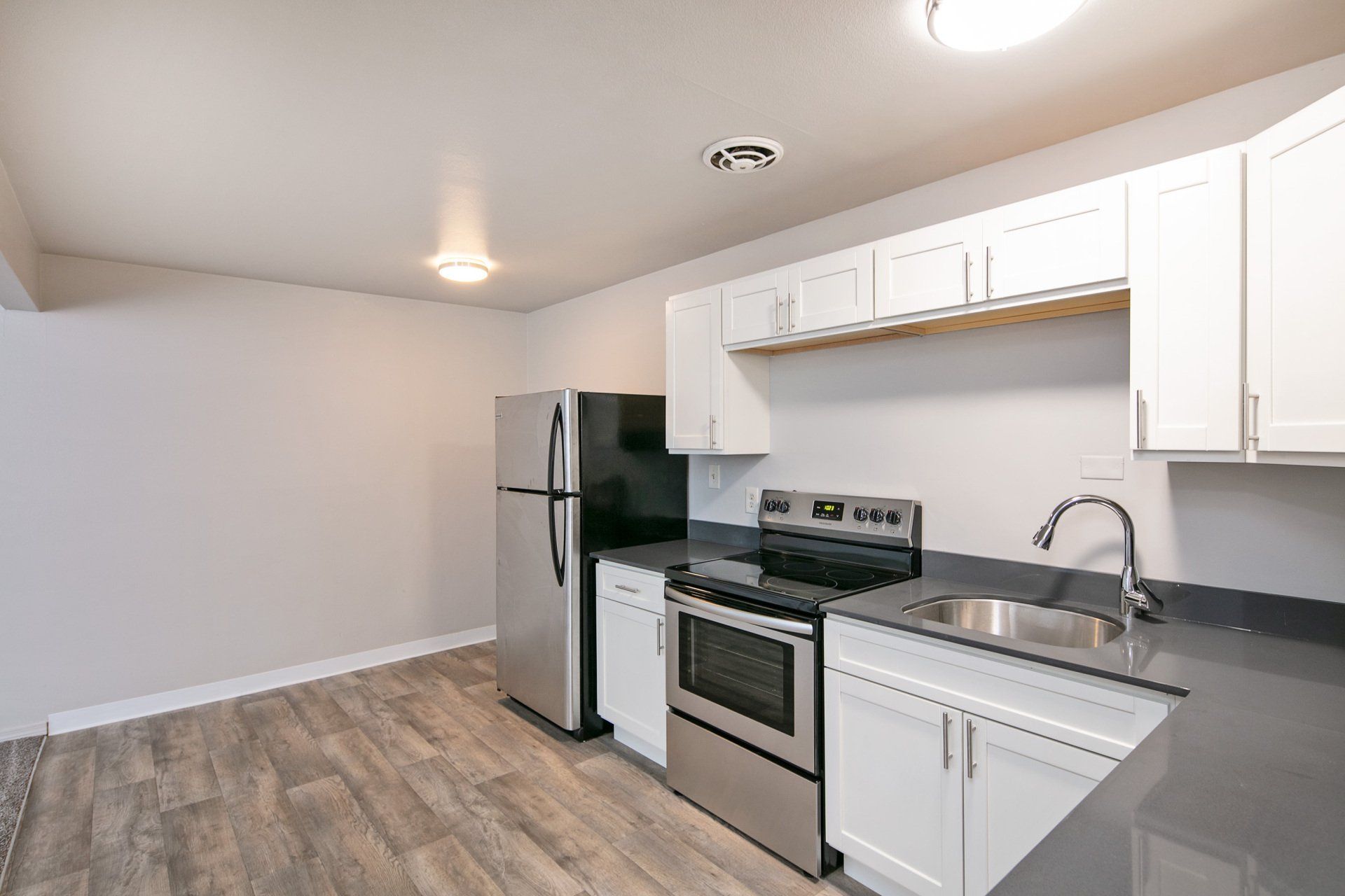 Cascade Court Apartment unit- kitchen