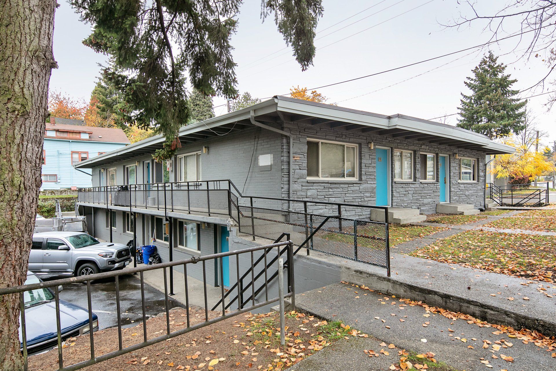 Cascade Court Apartment exterior of building