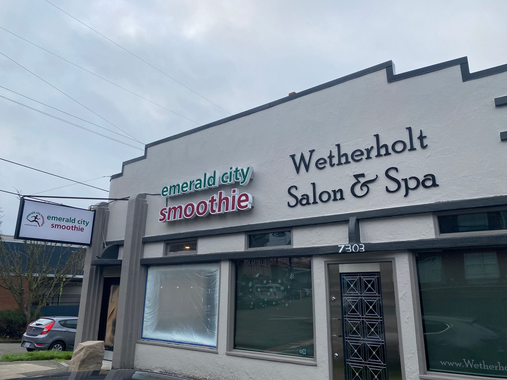 Exterior of Emerald City Smooth in Seattle, WA