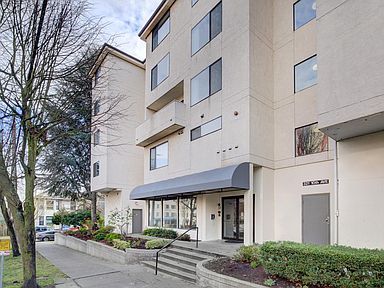 Exterior of Hill House Apartments in Seattle