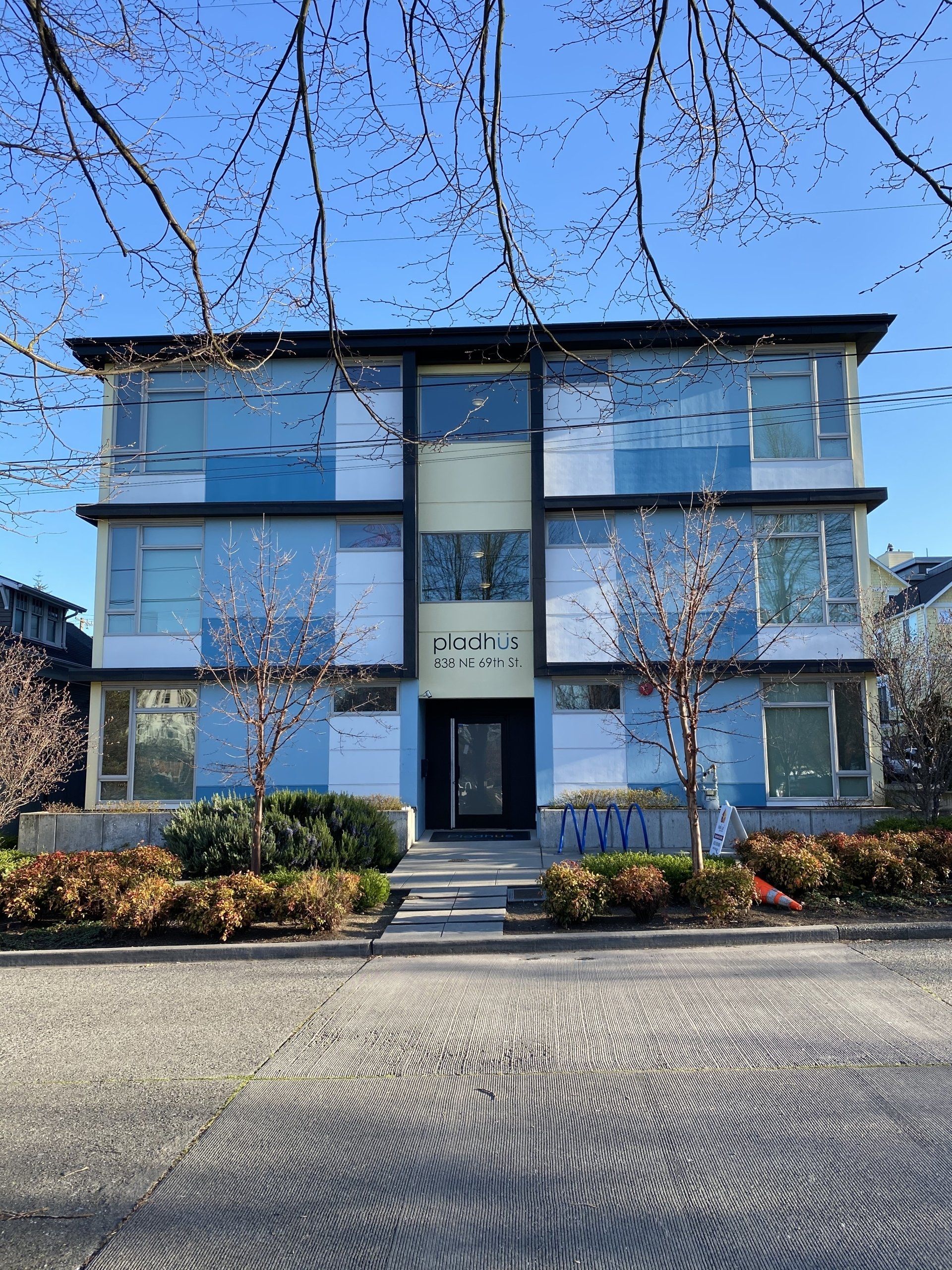Exterior of Pladhus Apartments in Seattle WA