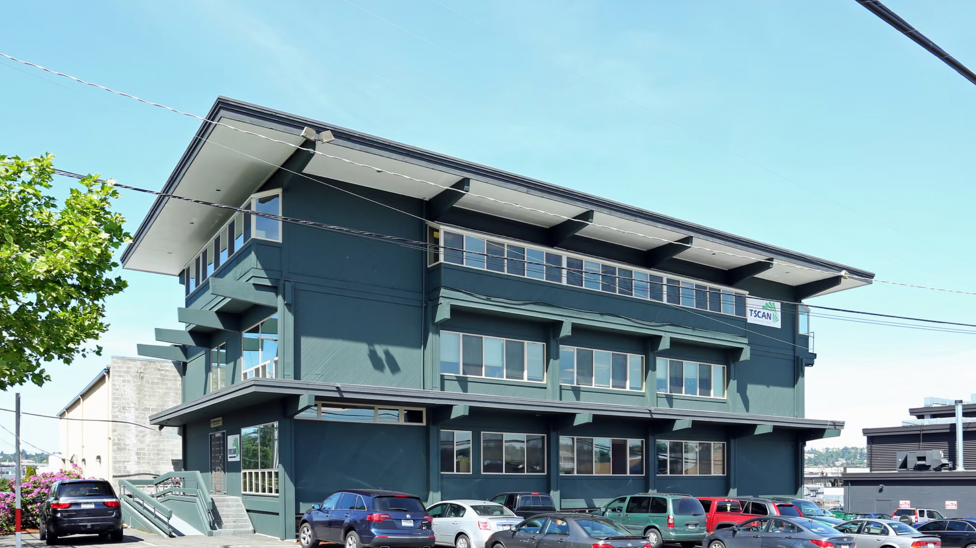 Exterior of 2222 W Elmore building