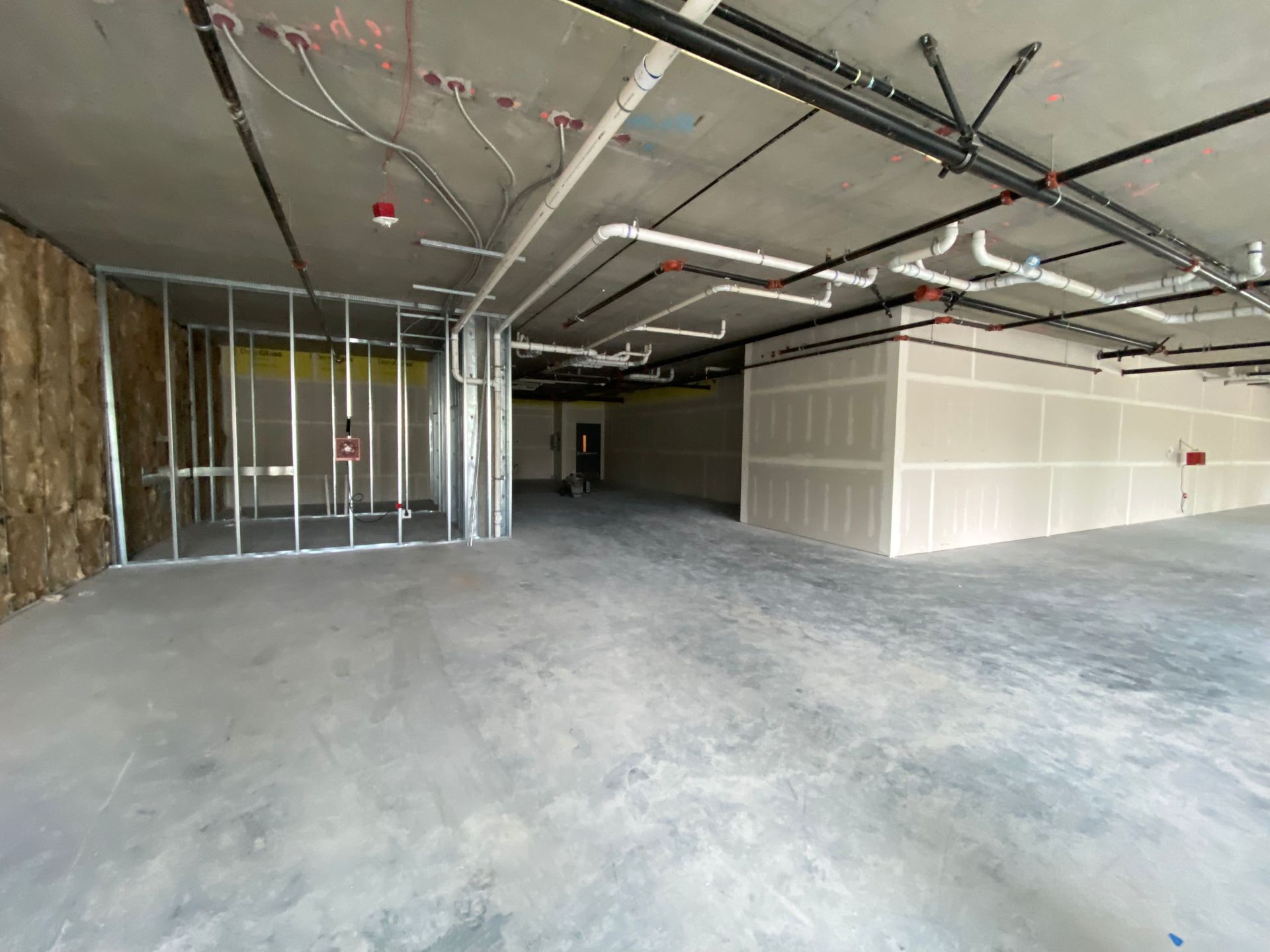 Open shell retail Unit at Triton Court in Edmonds WA