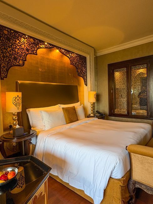 Calm luxury hotel room