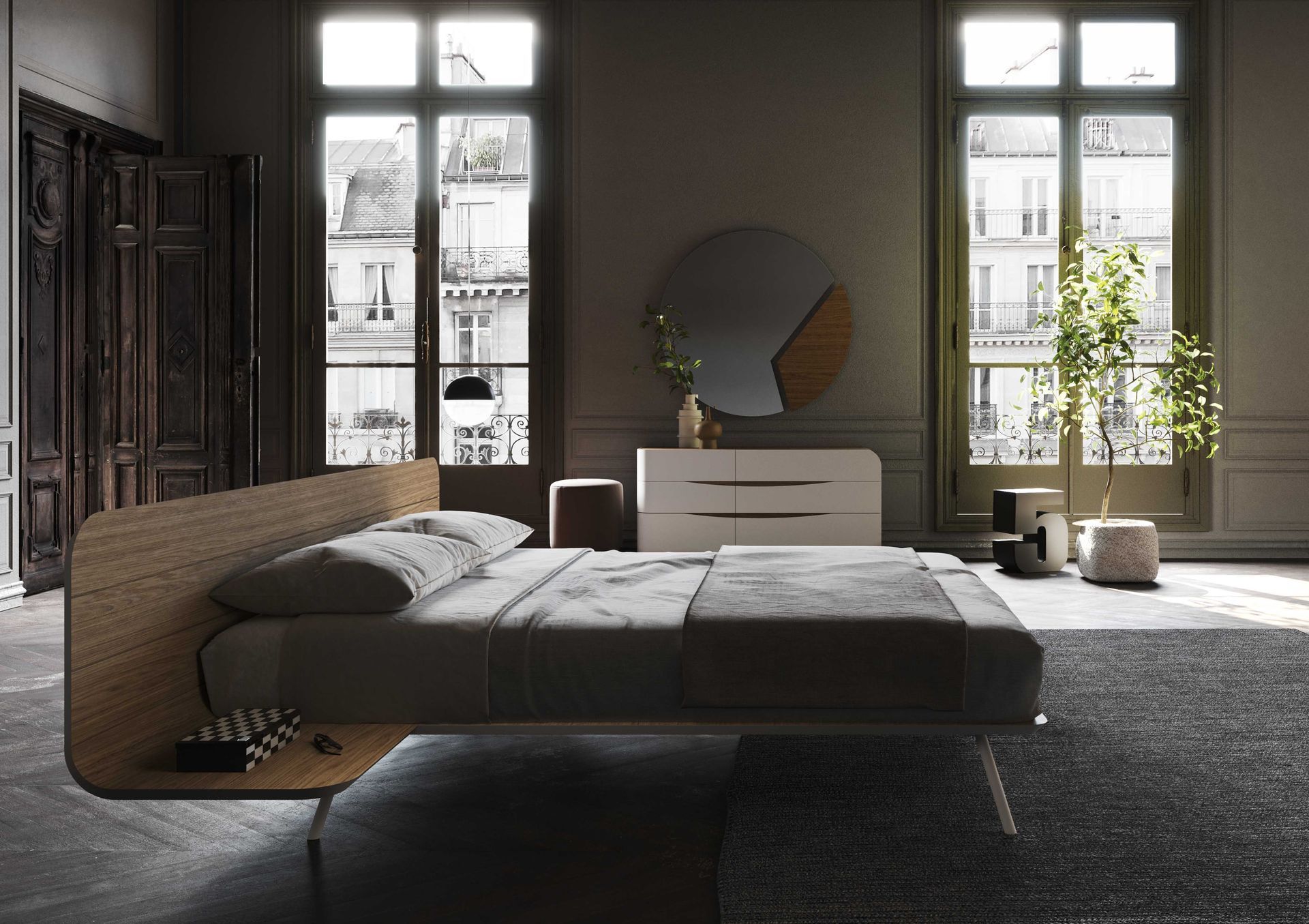 Camera da letto moderna con letto, cassettiera, specchio e due finestre alte; colori neutri.