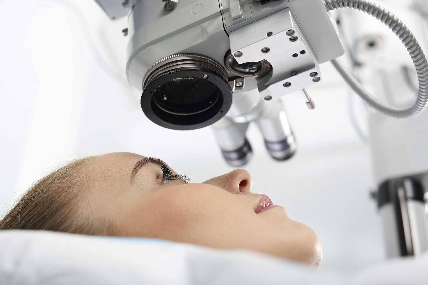 DR. LUIS MANUEL ESPINOSA PEREGRINA - ELECTRO OCULOGRAMA