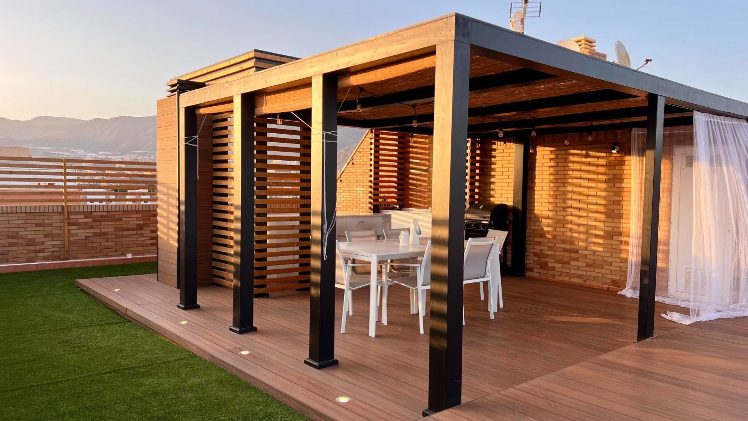  Louvered Roof