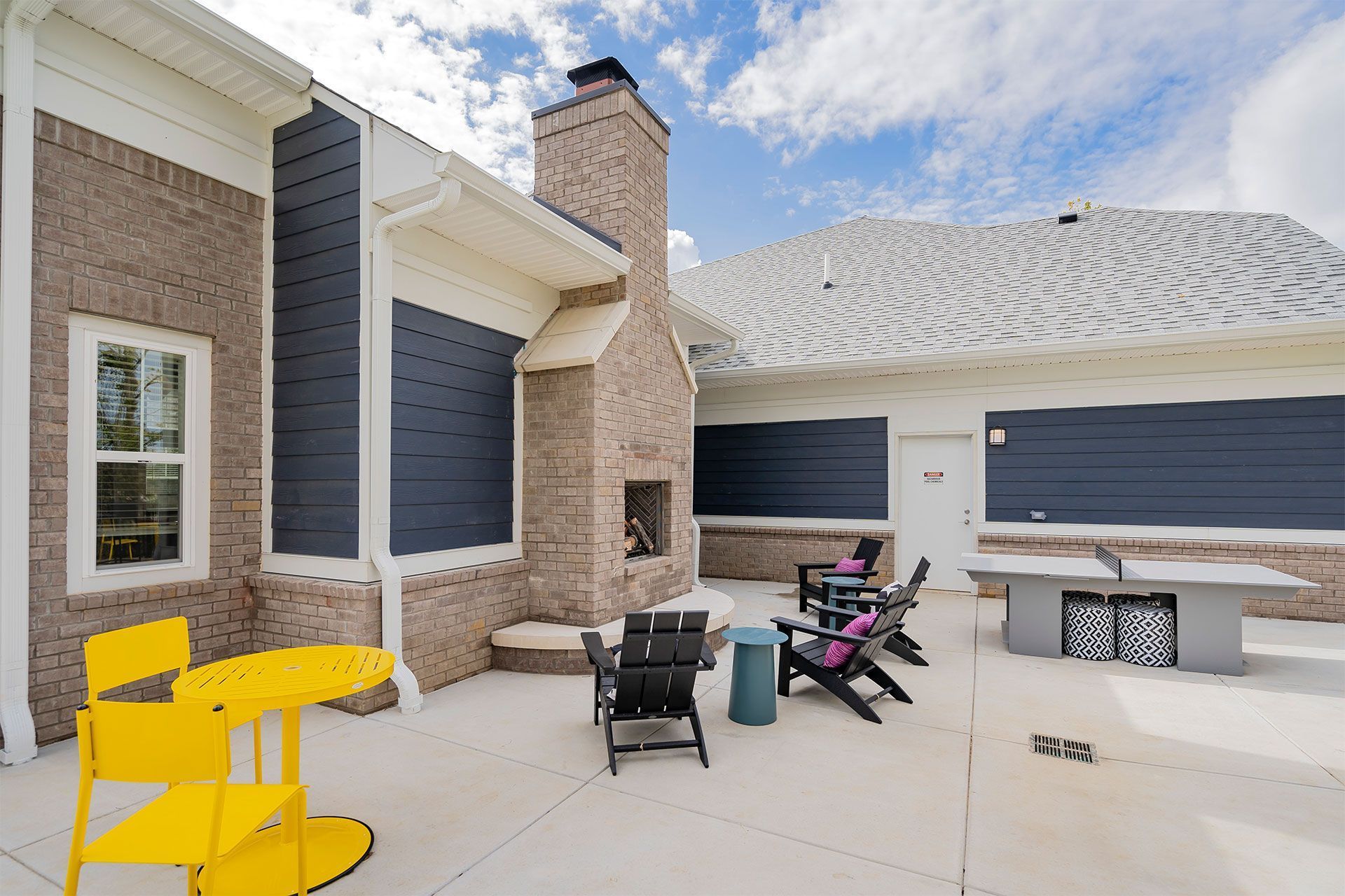 Outdoor fireplace