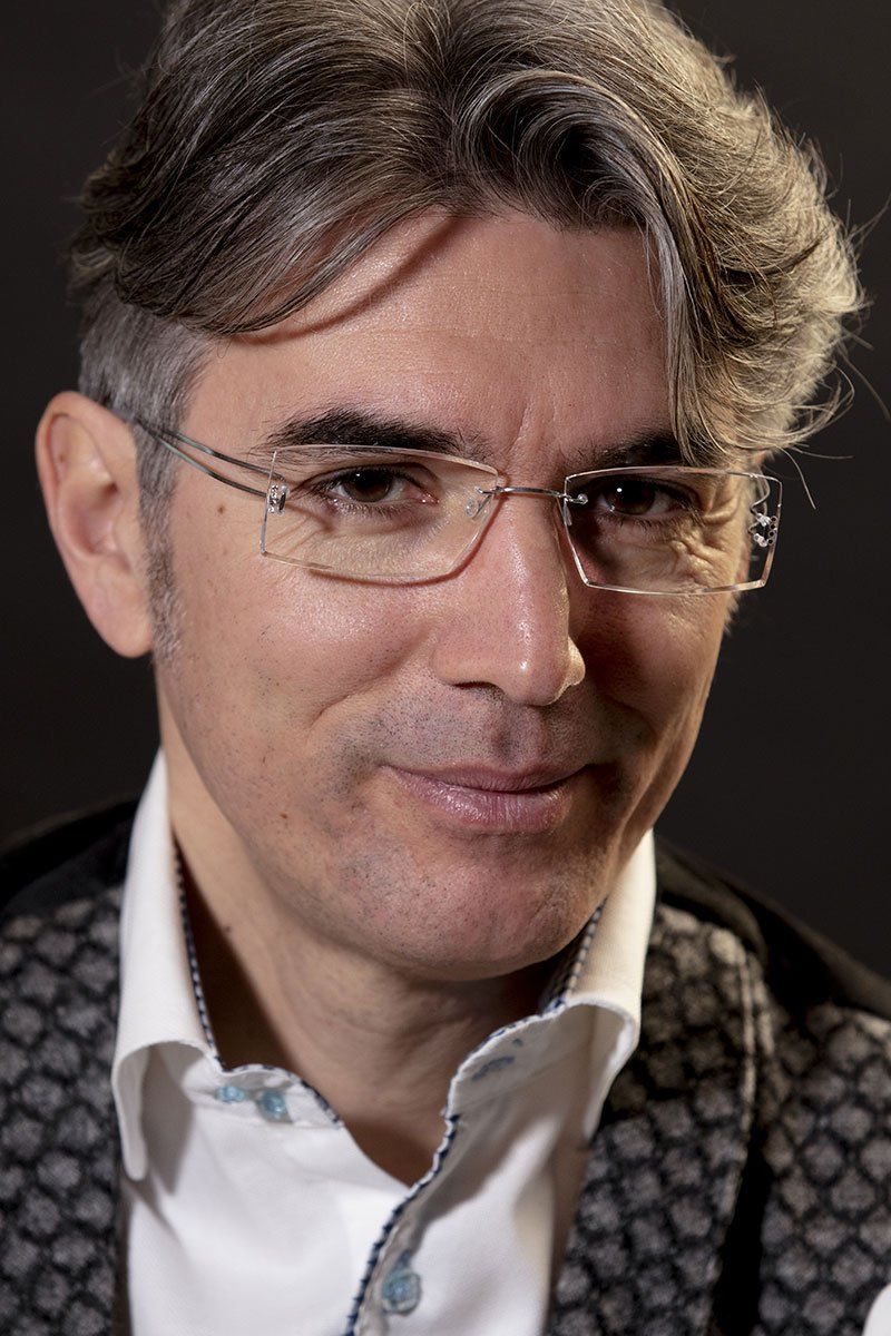 light frameless glasses for men