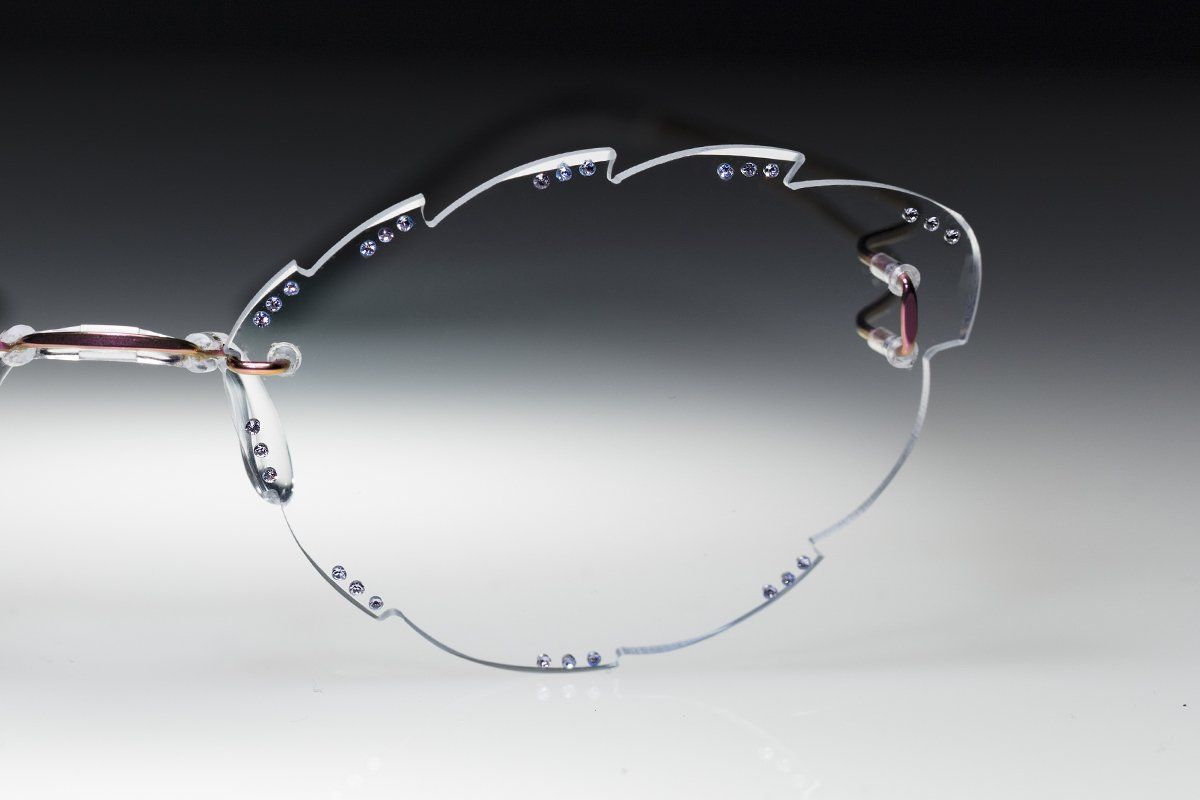 titanium glasses with pink diamonds