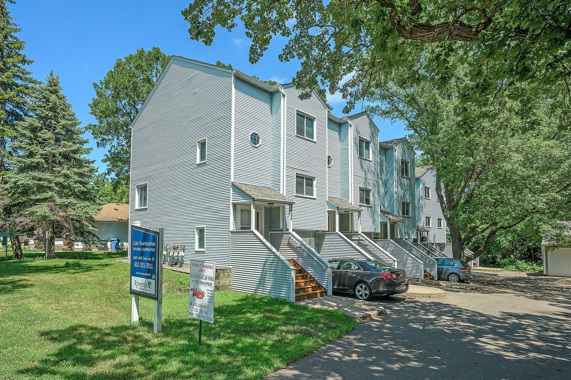 Cole Exterior Photo
