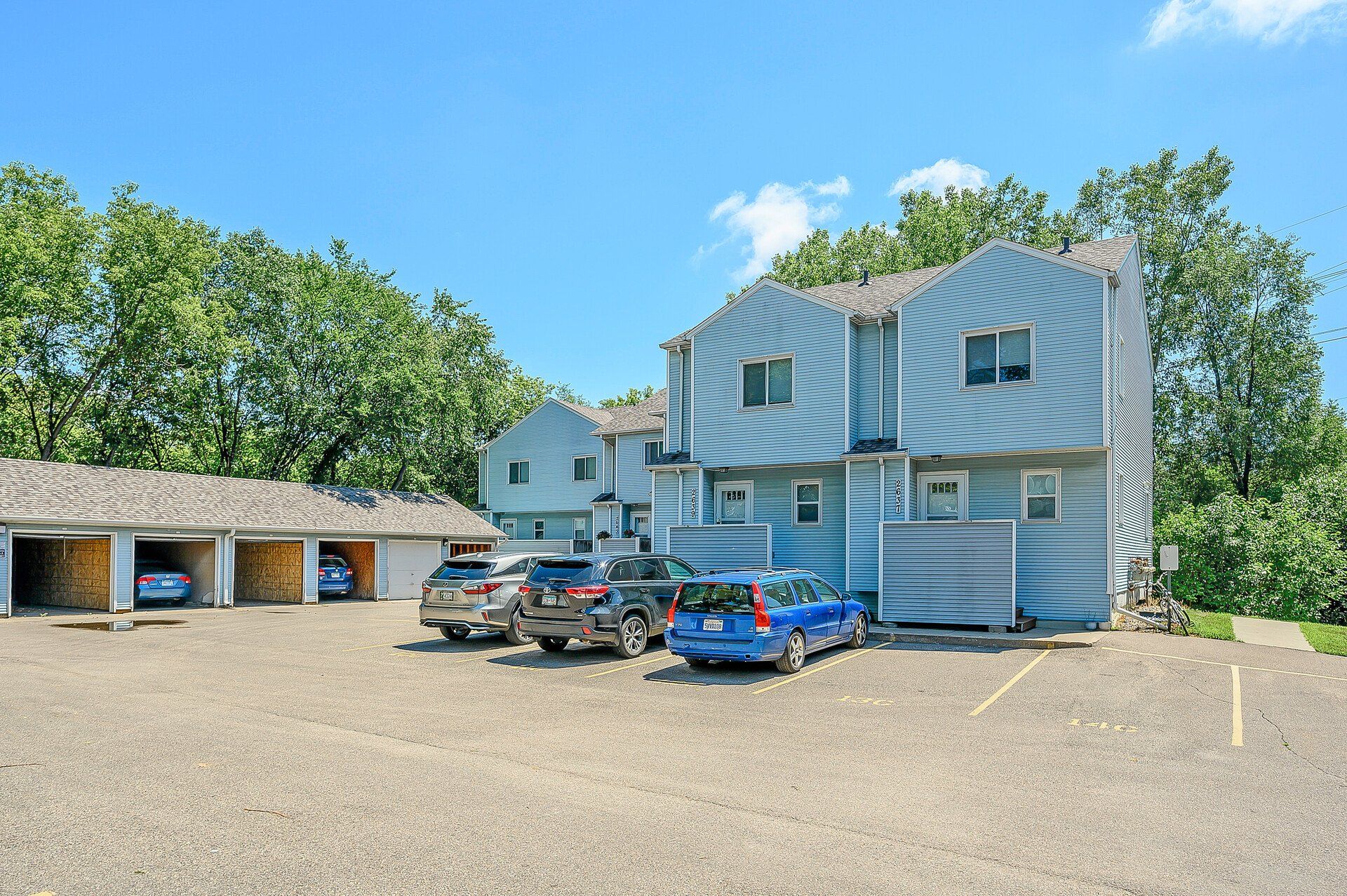 Cole Exterior Photo