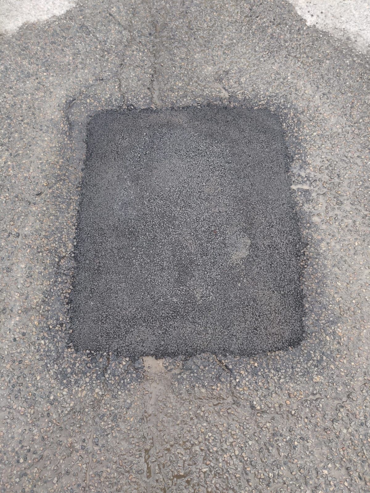 Réparation définitive de nid-de-poule, crevasses, fissures, tranchées, cassures, macrofaïençage, dans les enrobés, bicouches, goudrons et macadam en Loire Atlantique (Nantes, Saint Nazaire, Machecoul, Chateaubriant)