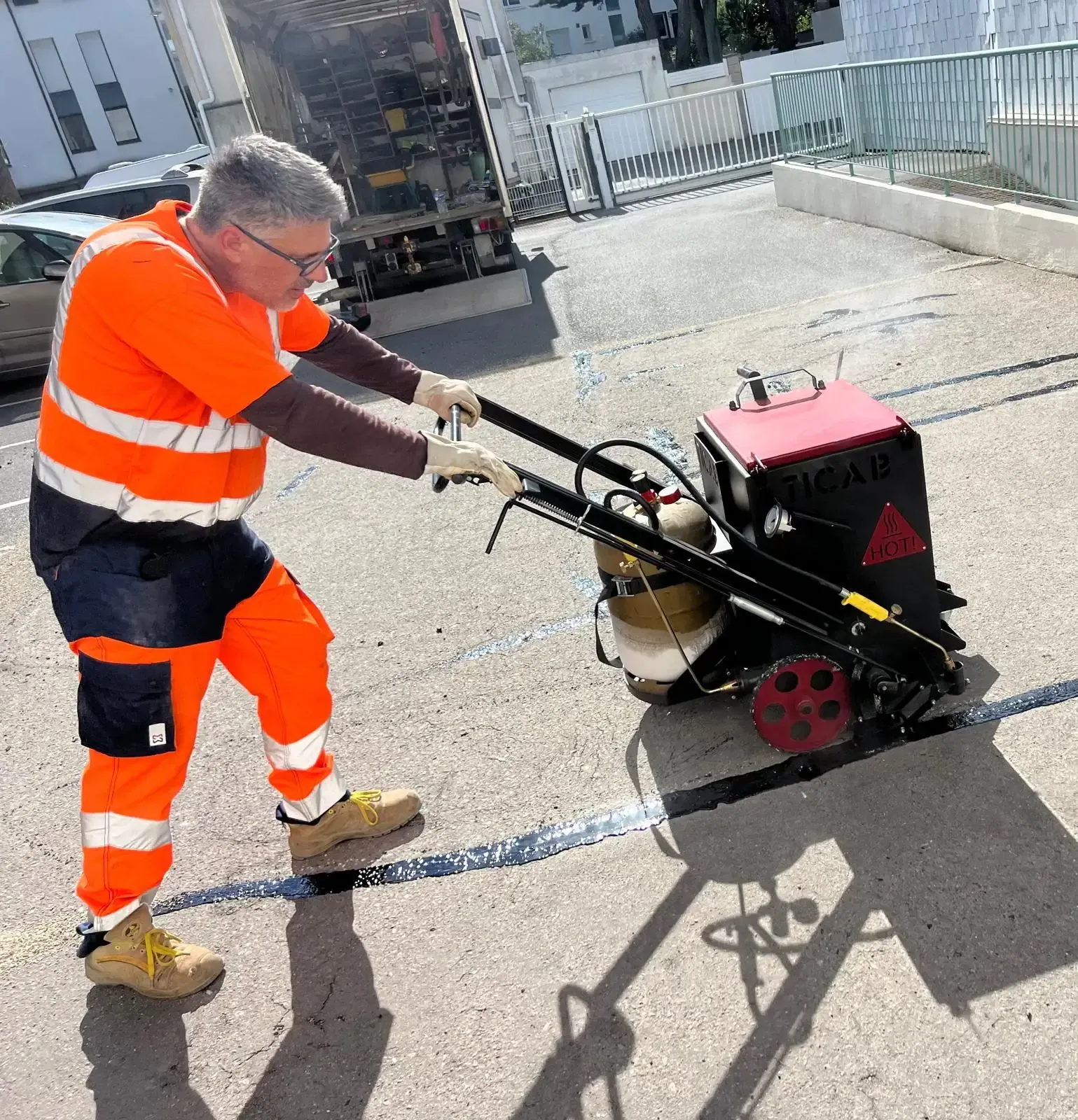 Pontage de fissures sur parking privé de copropriété
