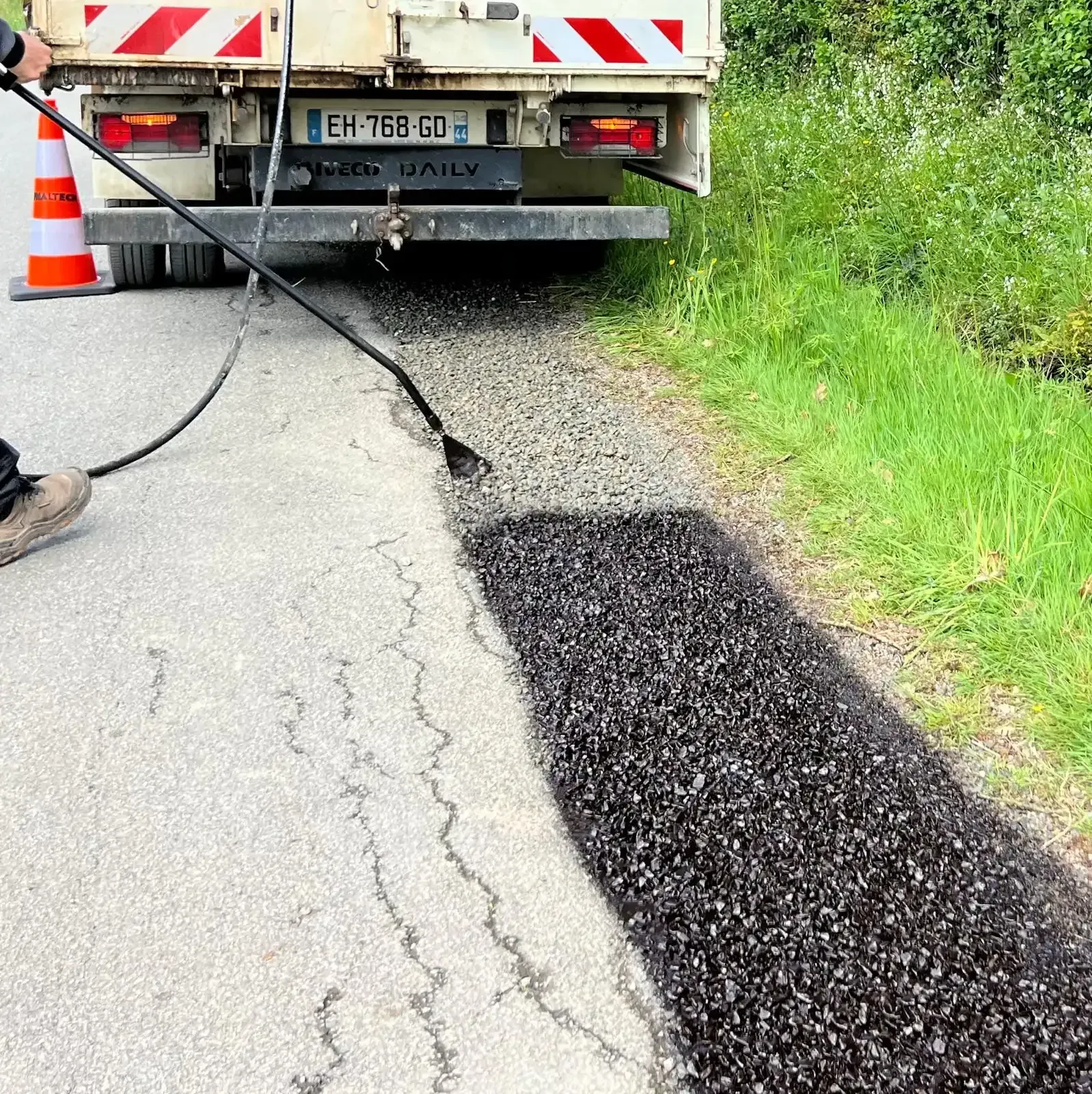 Réparation localisée d’une rive de chaussée en bicouche