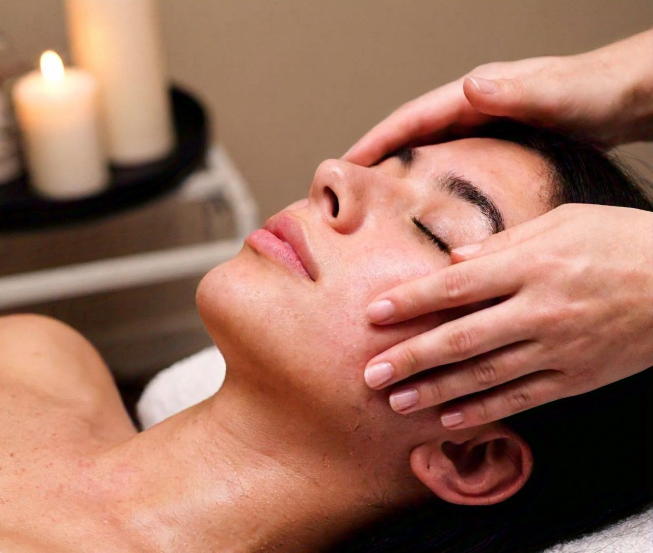 View of Facials for Acne-Prone Skin: Best Treatments and Tips