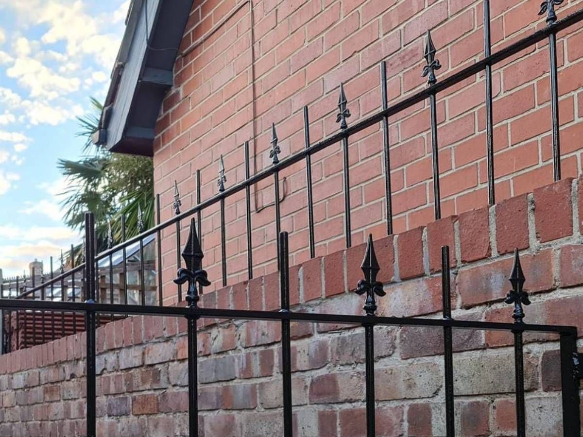 Metal Gates & Railings Derby garden wall railings fitted in Derby
