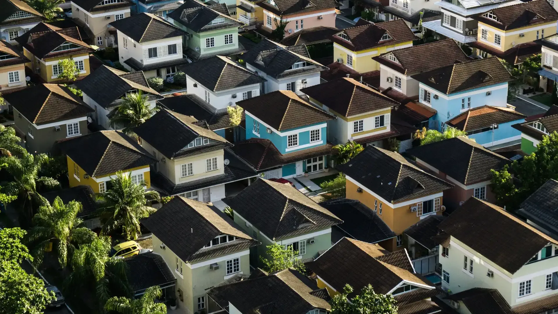 What are healthy home standards – Aerial shot of a suburb with colourful houses