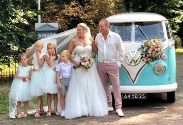 Volkswagenbusje T1 huren, bruidskinderen, Trouwbusje, Trouwauto, Trouwvervoer, Trouwen, galavervoer, Vintage, retro, Noord Holland, zuid Holland, Utrecht, Blauwe Volkswagen bus, Turquoise Volkswagen bus, zes personen