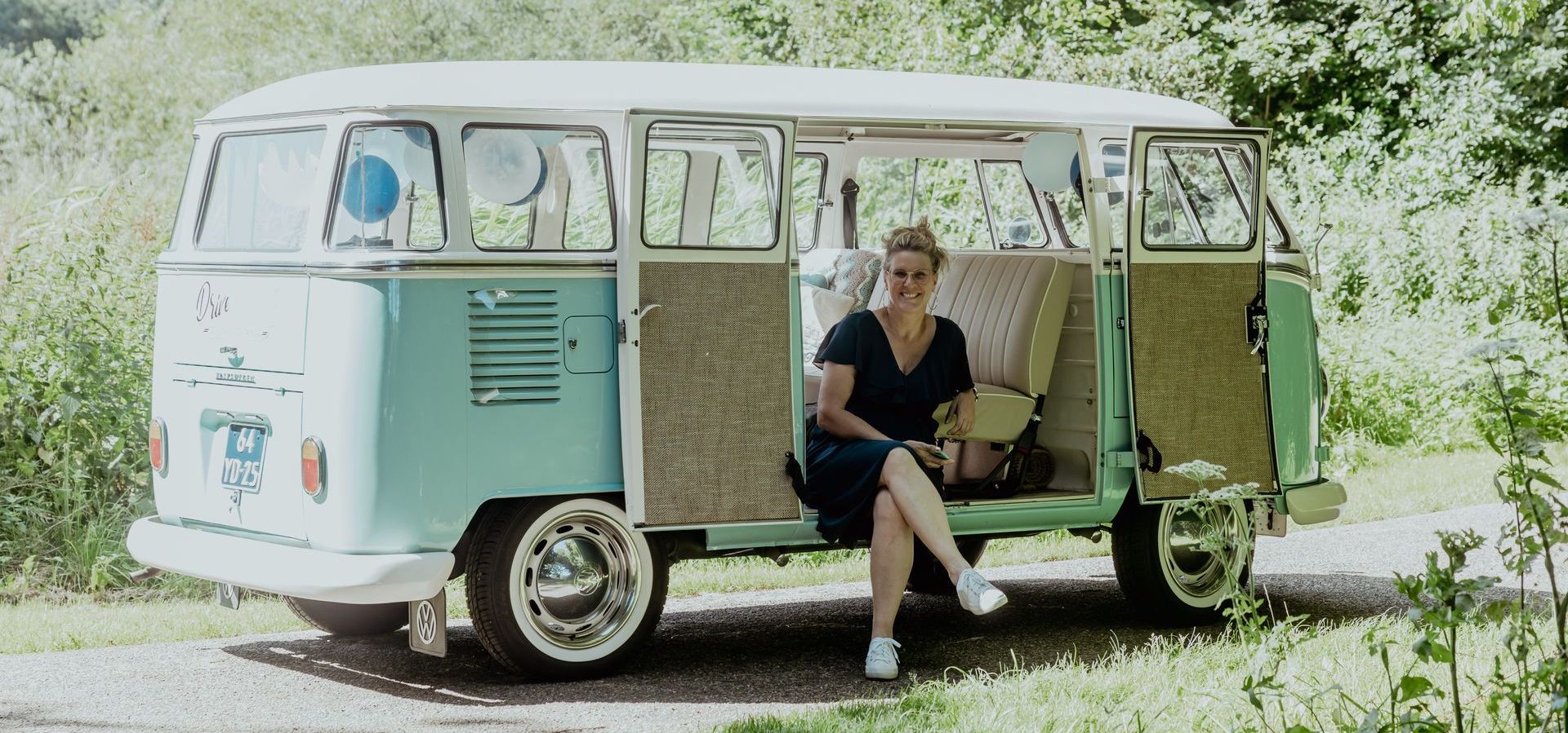 Volkswagen bus T1 huren, fotoshoot, bedrijfsuitjes, samenwerken, samen werken, fotoshoot, trouwlocatie, trouwvervoer