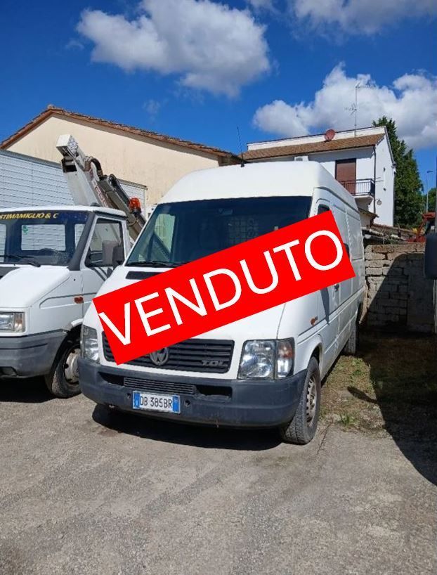 Presso Officina Marchi a Chiusi in provincia di Siena vendita veicolo commerciale usato VOLKSWAGEN  LT 35 anno 2001. Furgone con portata di 1.475 kg