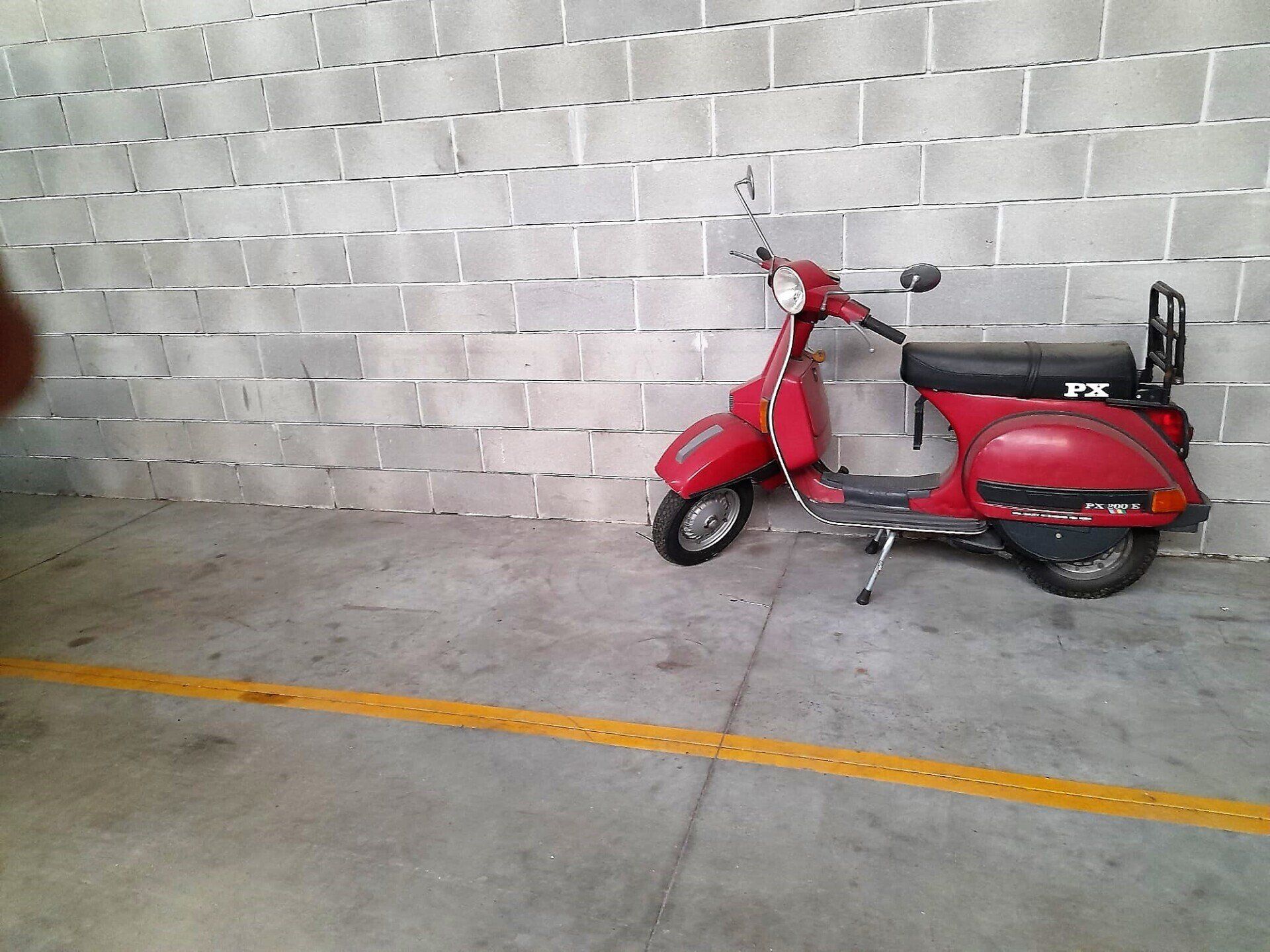 Presso officina Marchi a Chiusi Siena noleggio VESP PIAGGIO PX 200 E