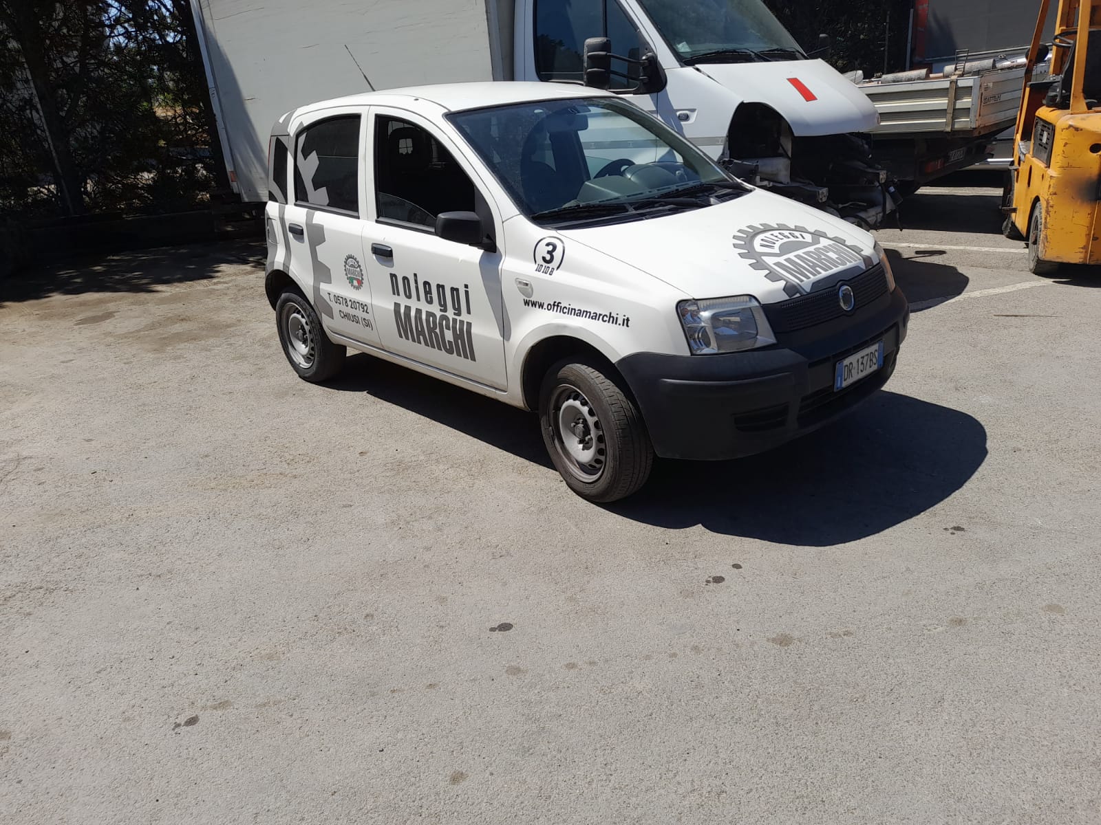Presso officina Marchi a Chiusi Siena noleggio FIAT PANDA 1.2 Bifuel (benzina/metano).