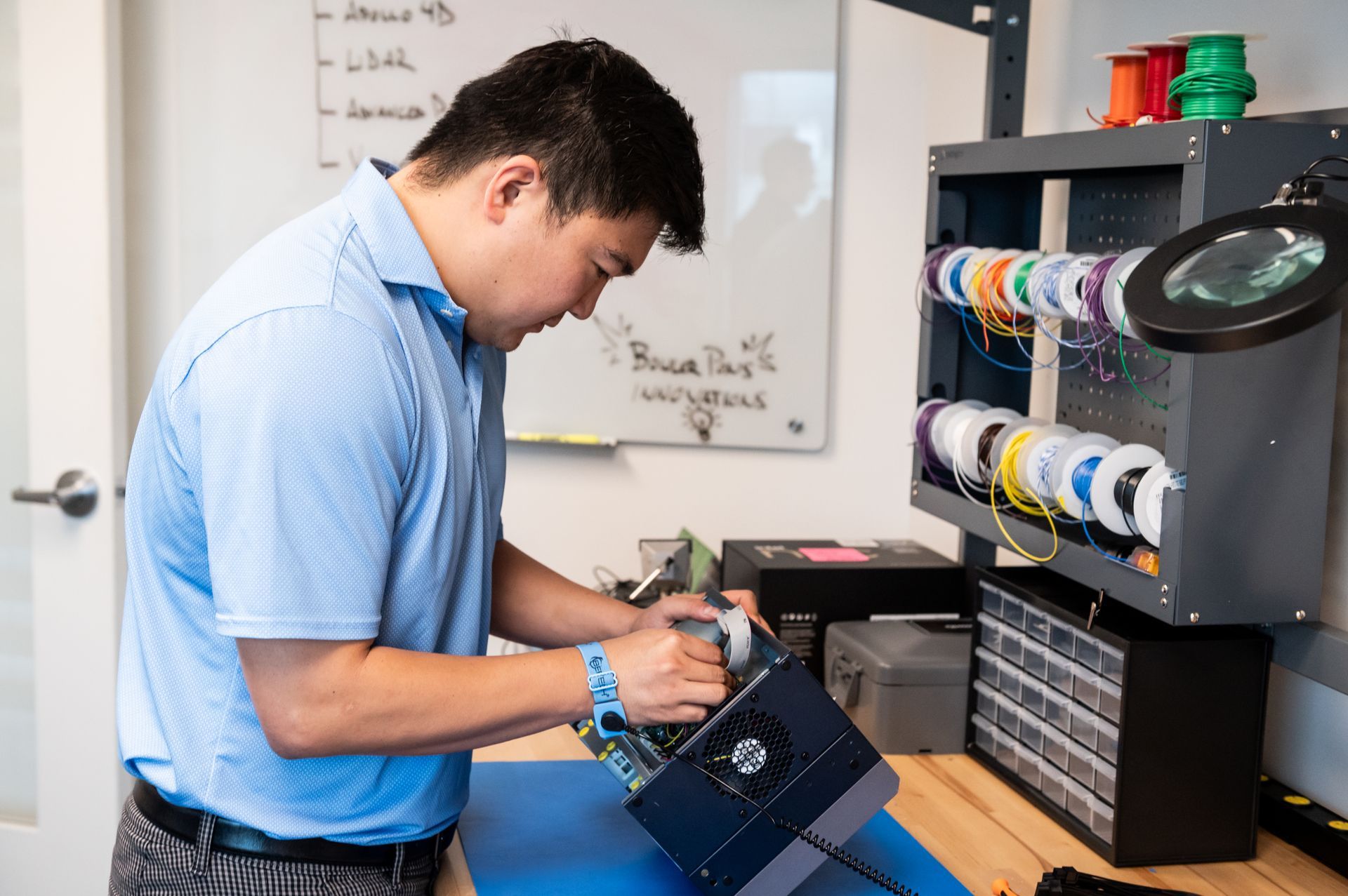 Bowler Pons employee working on technical solutions