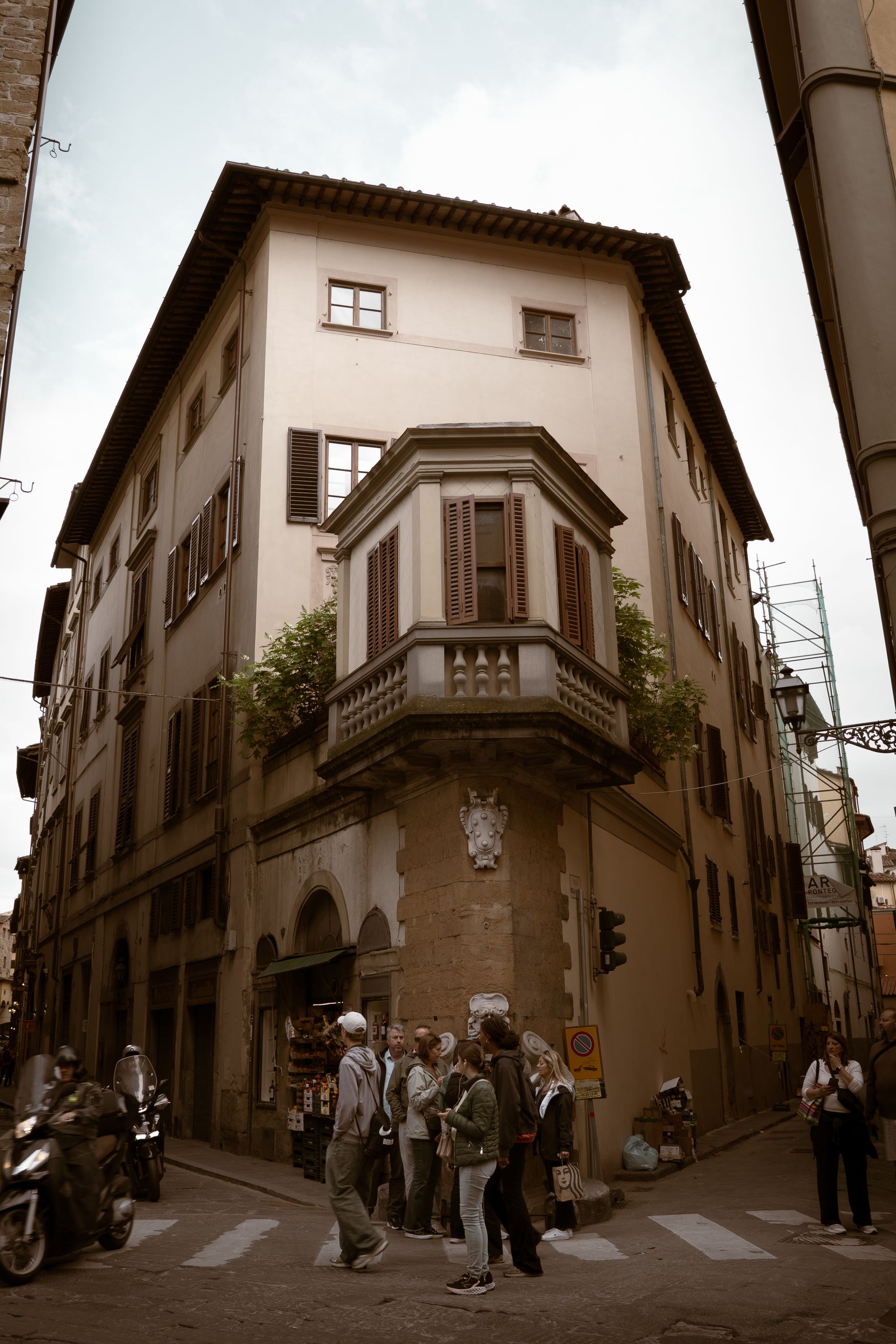 ITALIAN BUILDING