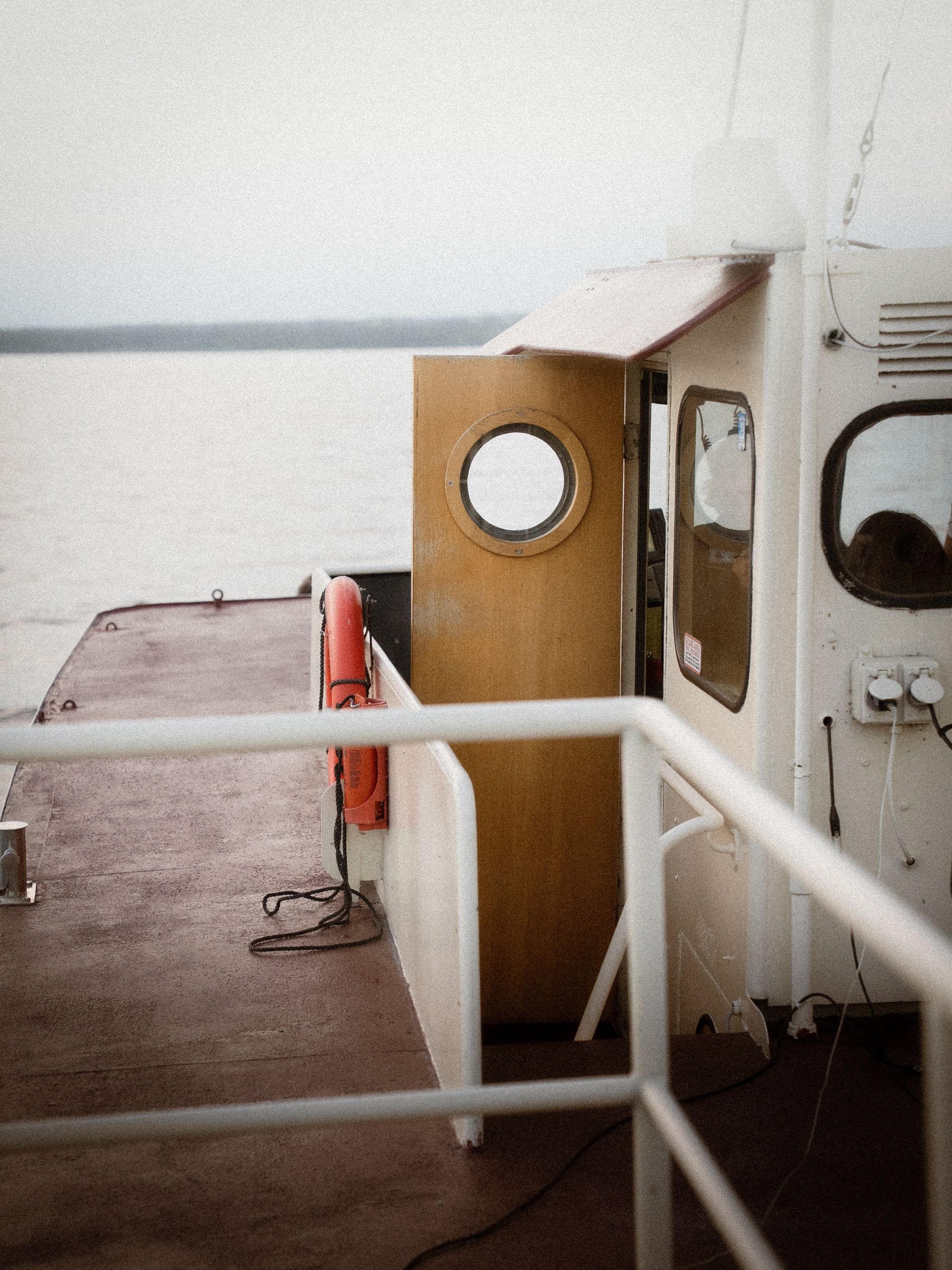 AESTHETIC BOAT DOOR