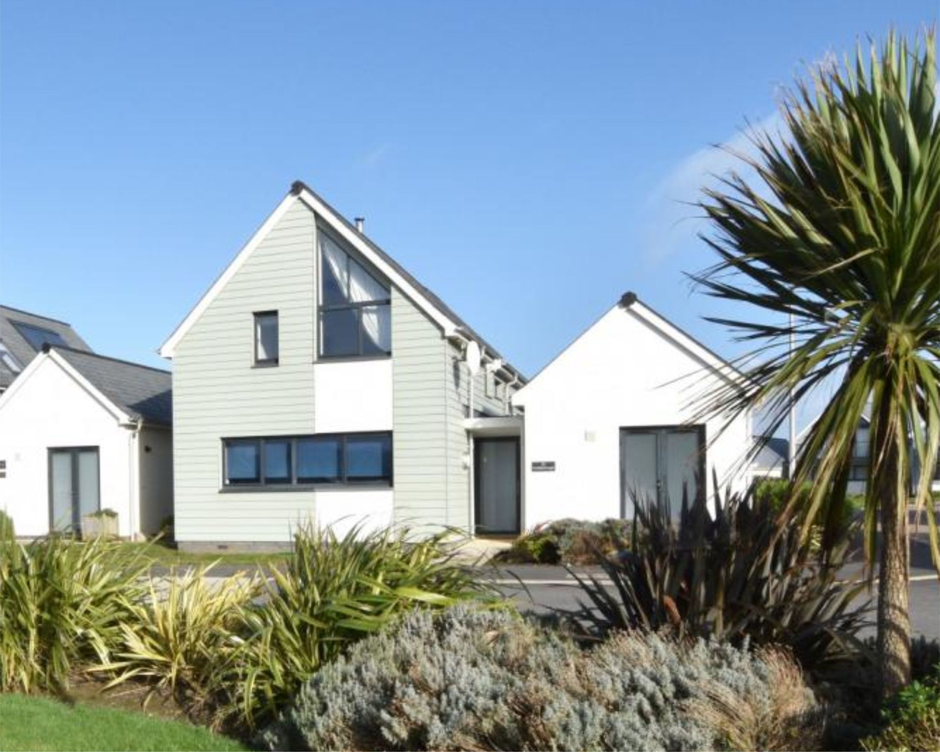 Puttsborough at pebble ridge holiday accomodation in Westward Ho!, Devon is a large house for hire. Rent the whole thing and enjoy your staycation or short UK break