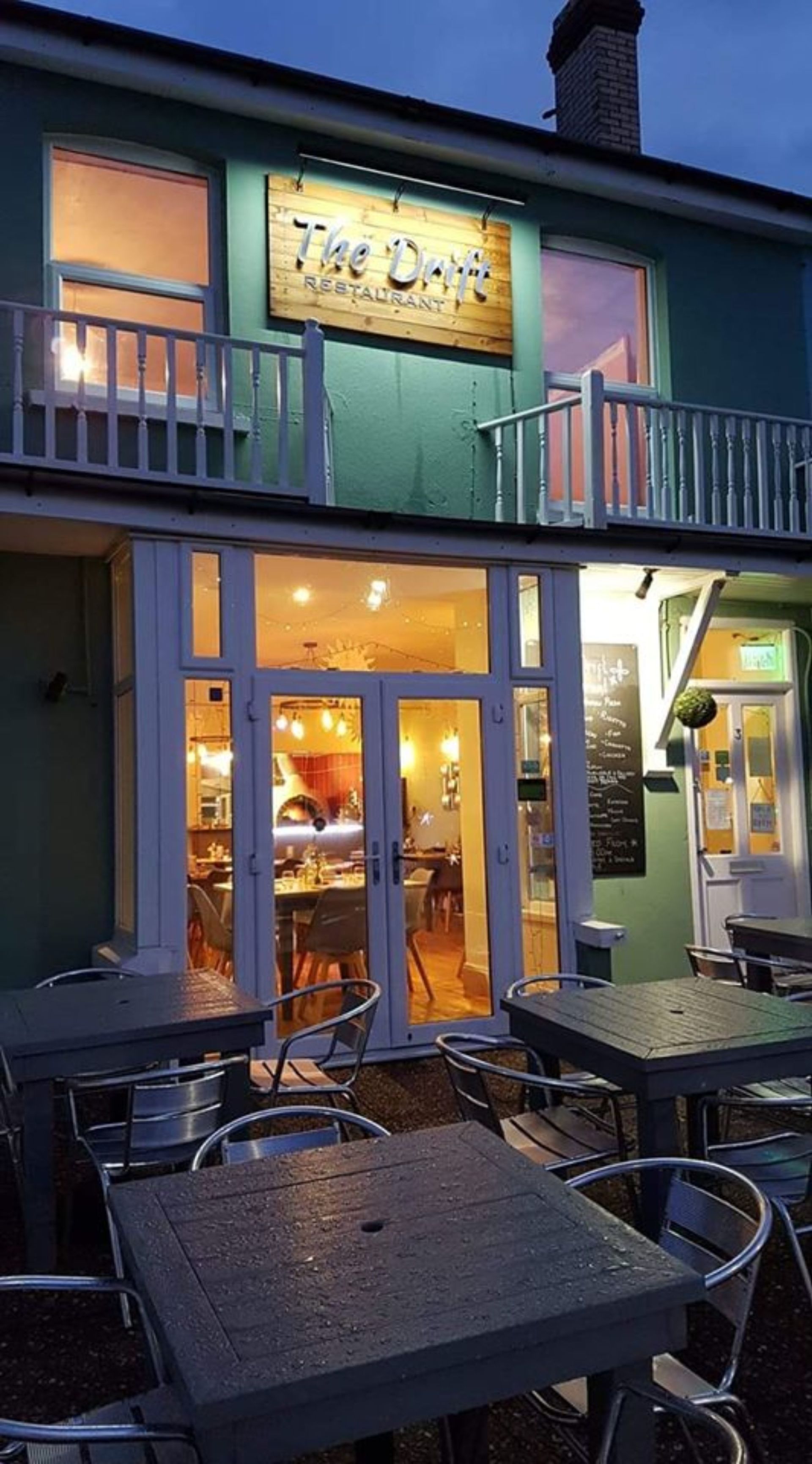 The drift restaurant in Westward Ho! offers a fine selection of home cooked food. Beautiful surroundings with a wonderful view over the village green and Ocean.