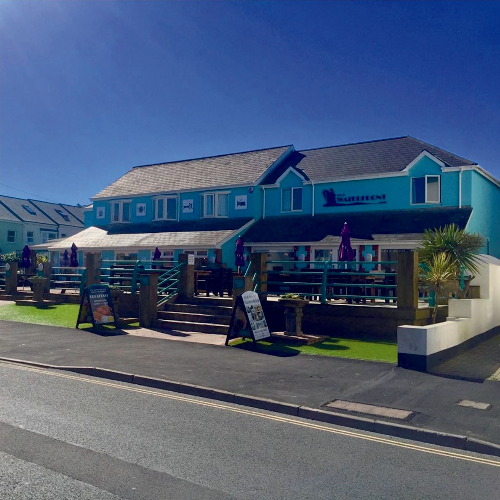 The Waterfront Inn in the centre of Westward Ho! North Devon is a perfect place to stay for the evening or even a week. Comfy accommodation in the heart of the village.