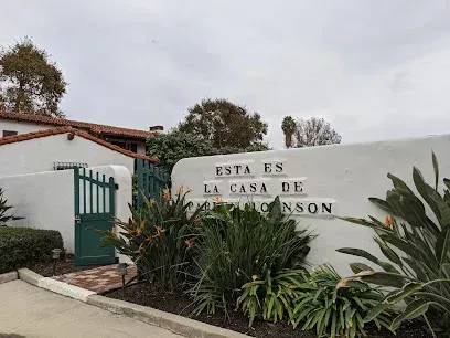 Tree Services West Covina-White wall with the words 