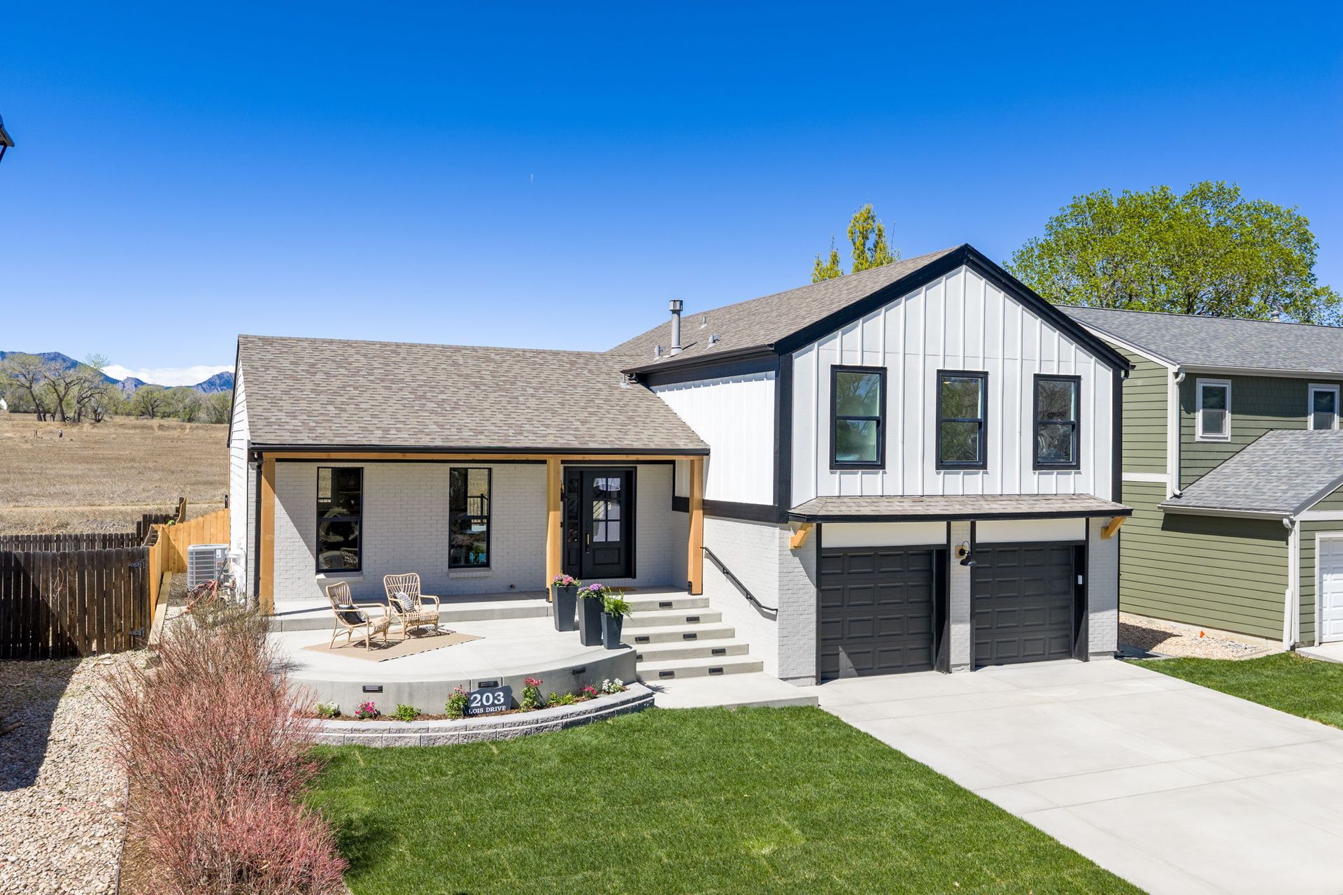 203 Lois Dr