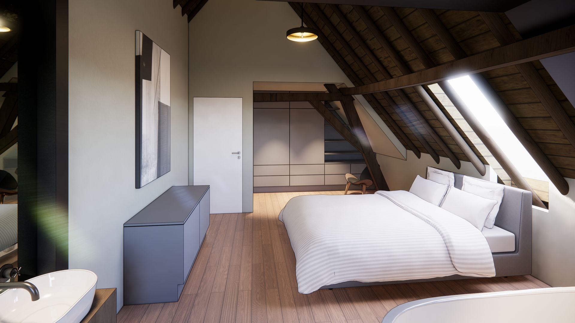 Slaapkamer met een bed, commode, kunst en een deur naar een kast, onder een schuin balkenplafond.