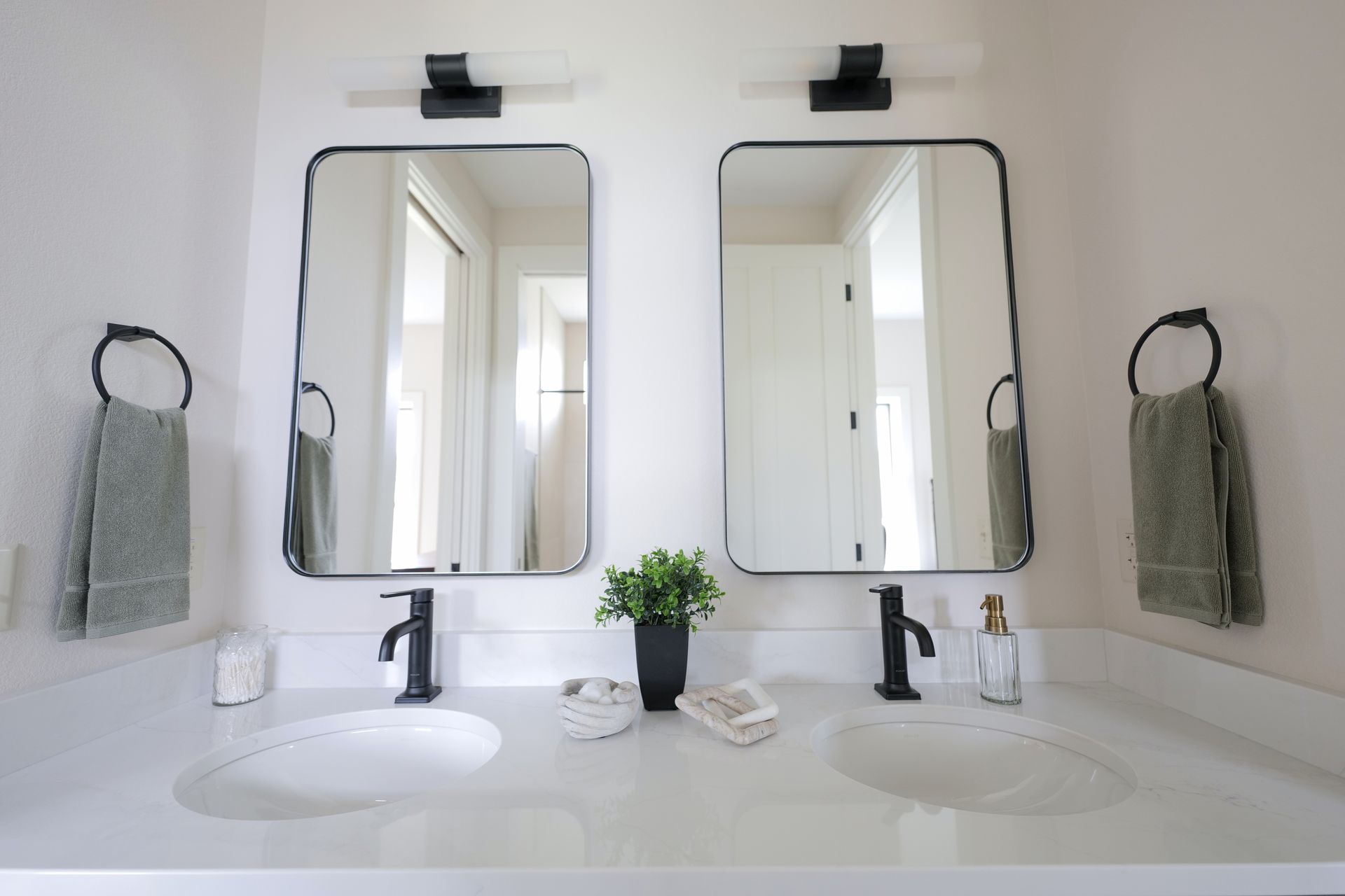 Vanity mirrors by Wingspan Glass at the 2026 MBA Parade of Homes
