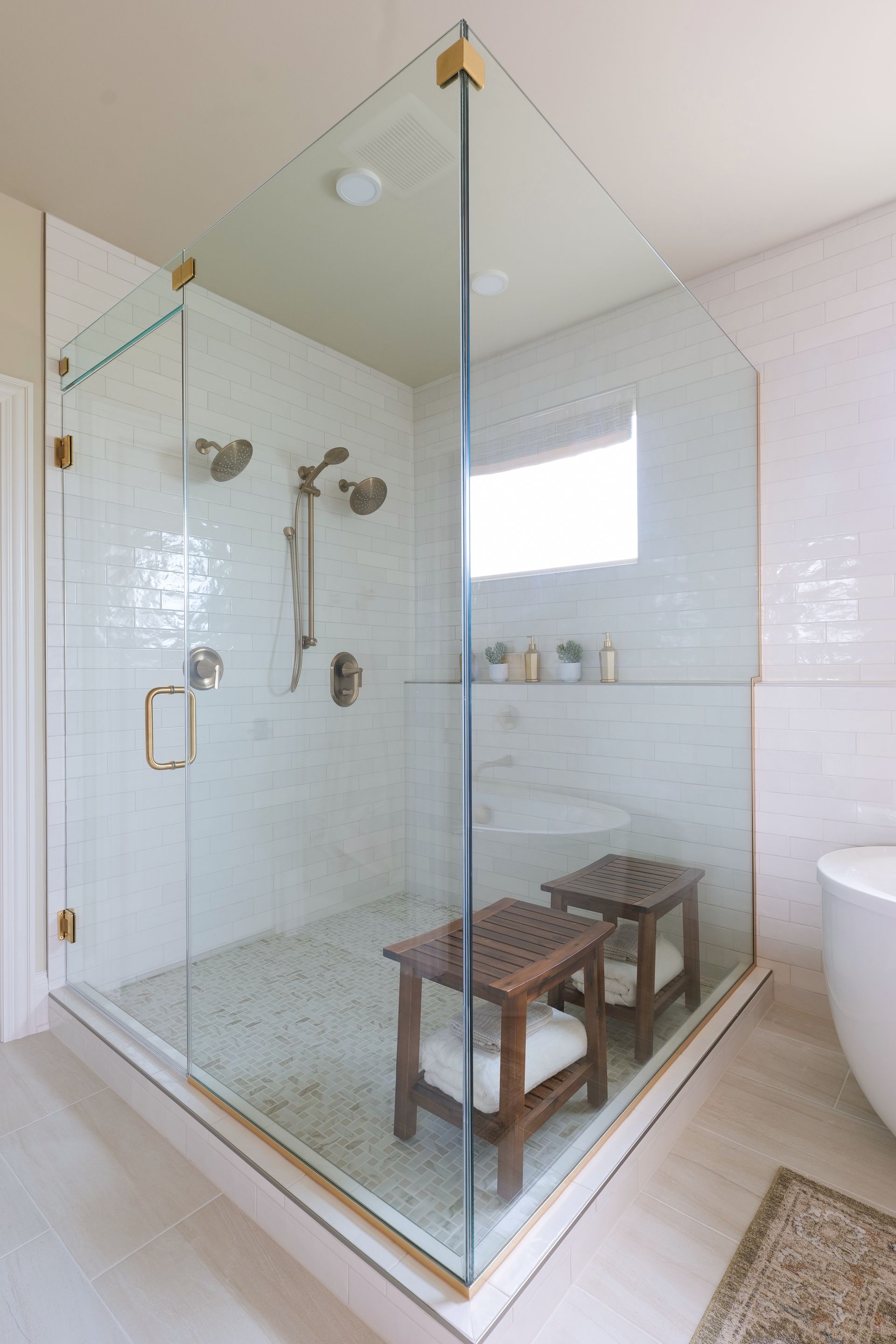 Custom Steam Shower by Wingspan Glass at the 2026 MBA Parade of Homes