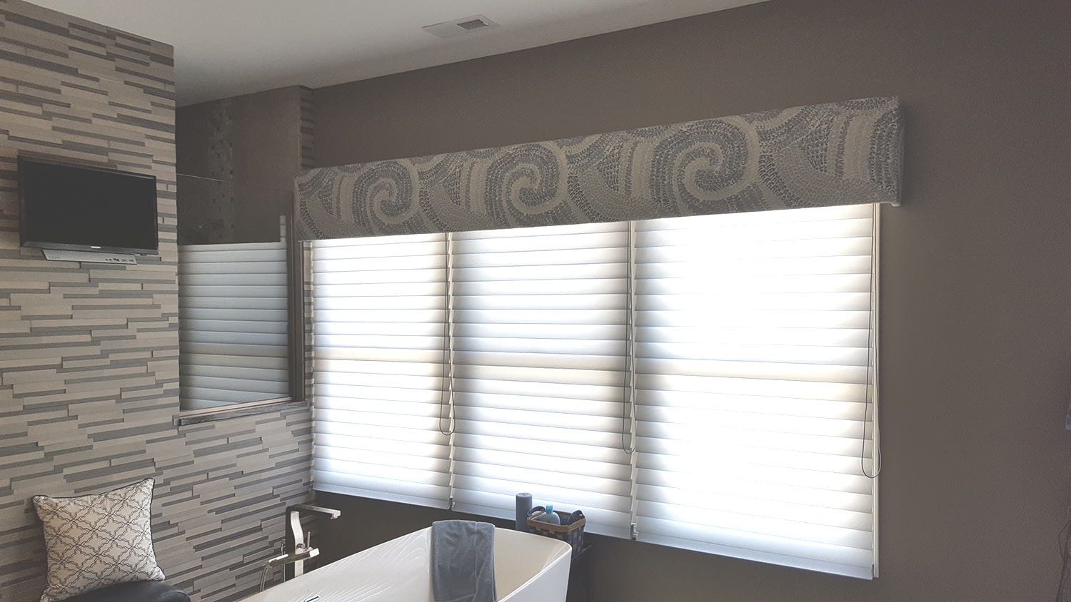 Top Treatments for Windows Des Moines, IA Burgin Drapery