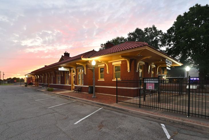 image of the conway county history museum in morrilton arkansas