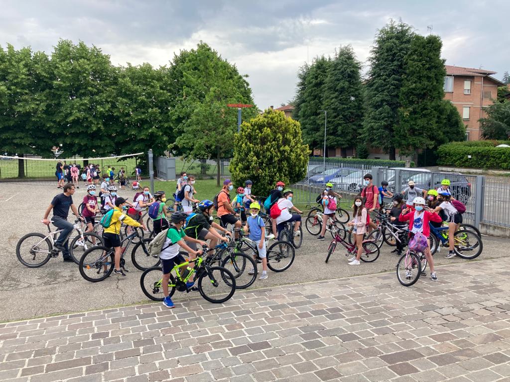 Bambini in bicicletta 