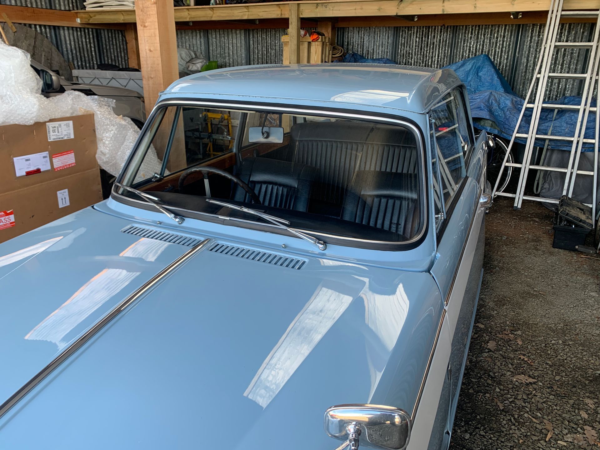Eziglass - Vehicle Glazing Services gallery image. Escort mk2 windscreen rubber and chip repair.
