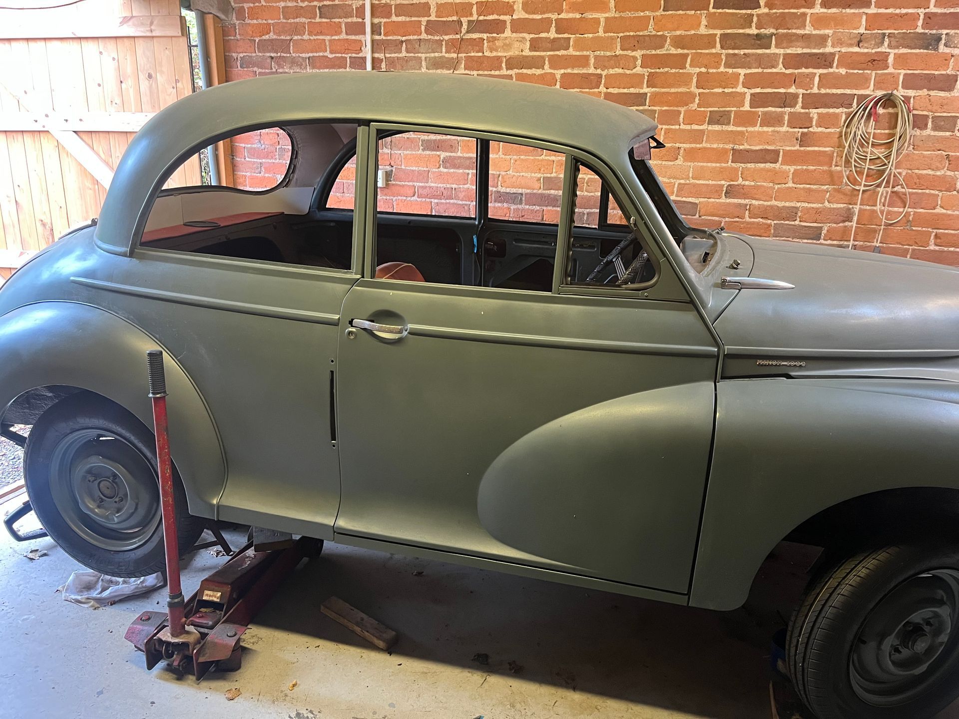 Eziglass - Vehicle Glazing Services gallery image. Escort mk2 windscreen rubber and chip repair.