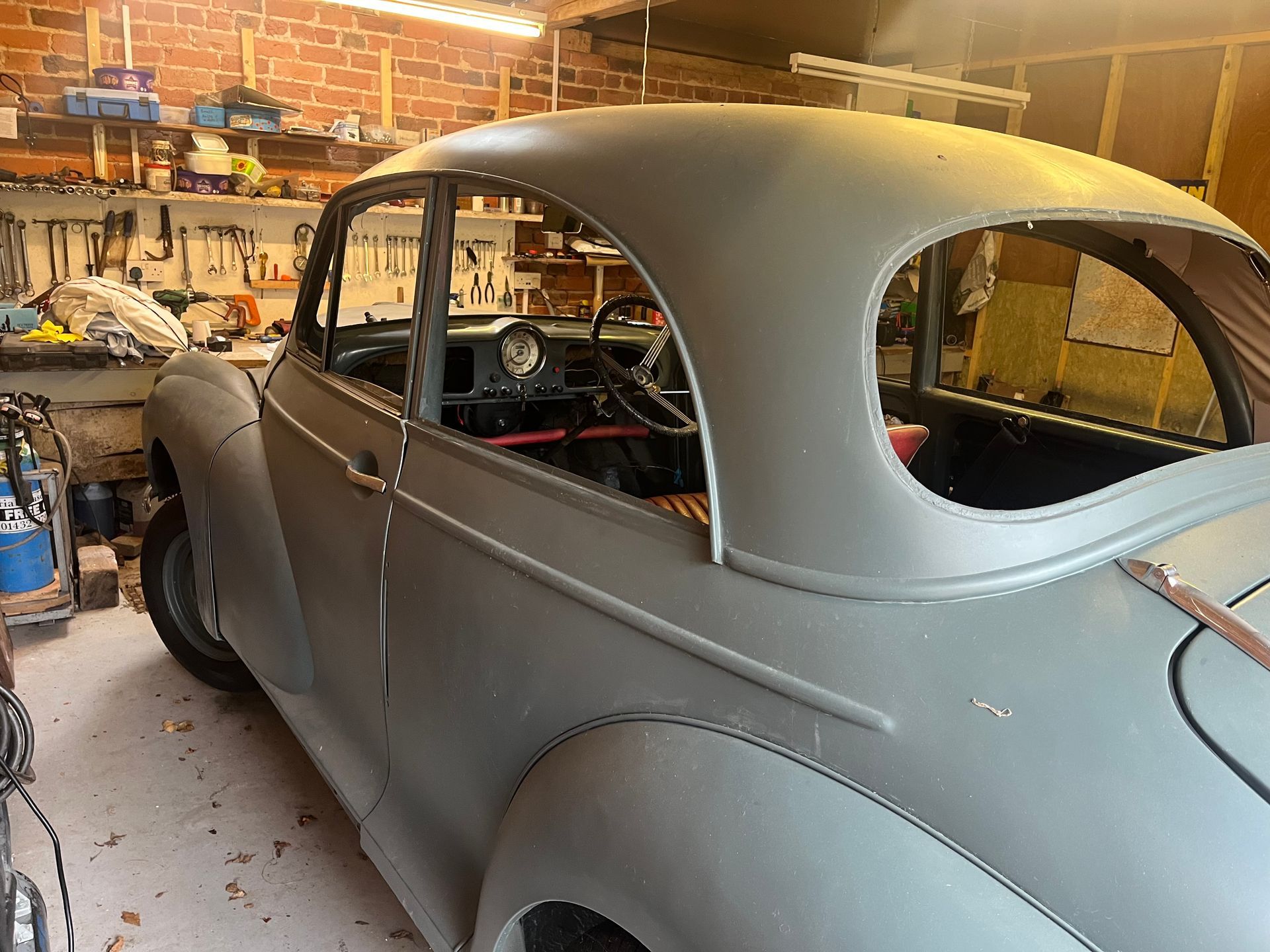Eziglass - Vehicle Glazing Services gallery image. Escort mk2 windscreen rubber and chip repair.